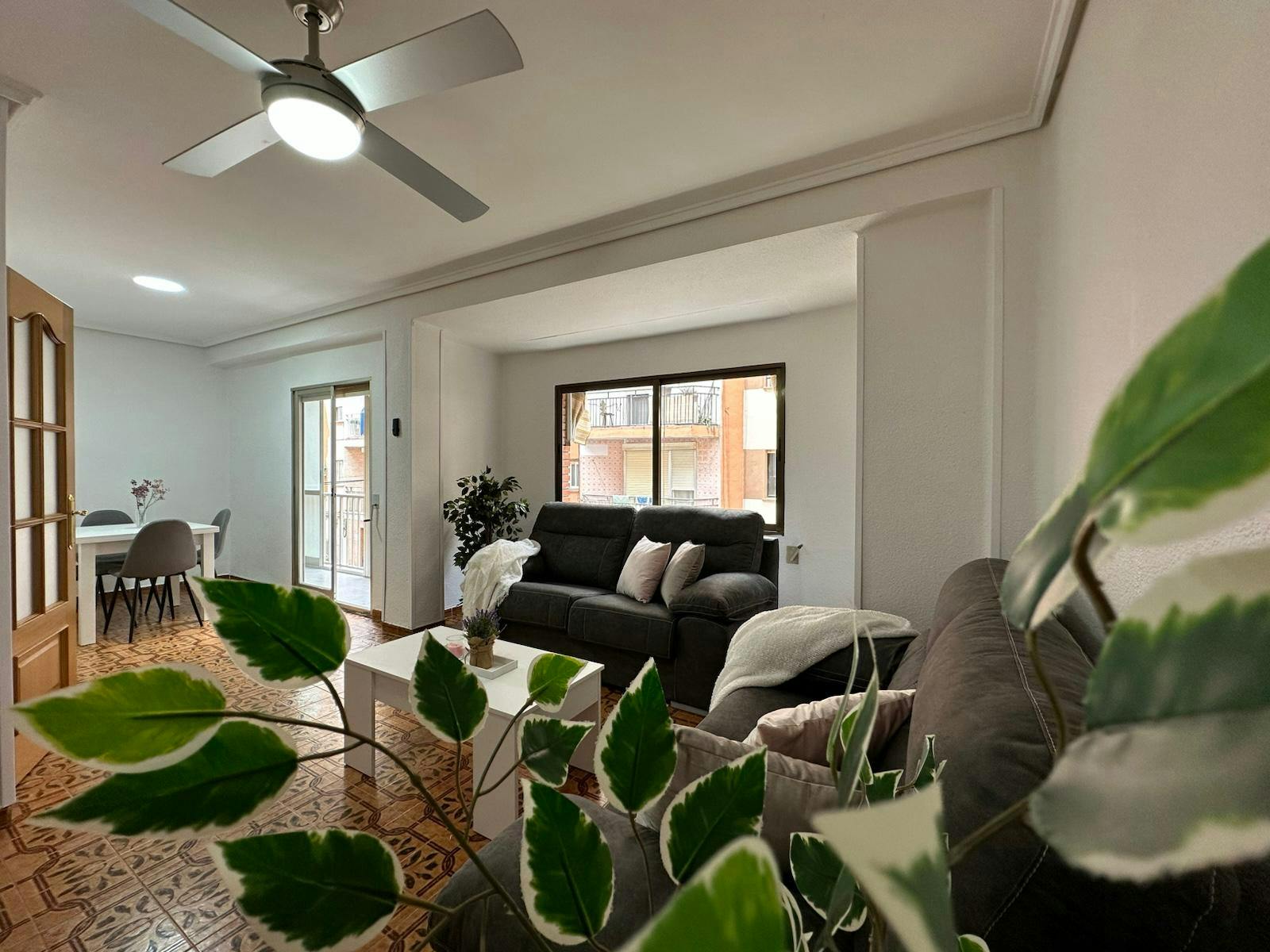 Appartement à louer pour 2 000 €/mois à Sagunto, Carrer Felip II