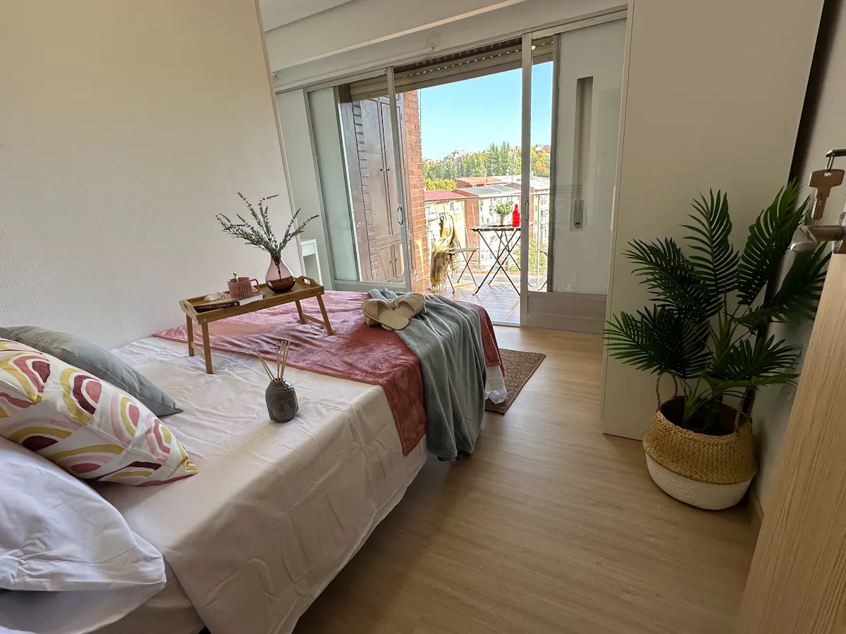 Private room in Calle del Teniente Muñoz Díaz, Madrid (1574812) ROOM