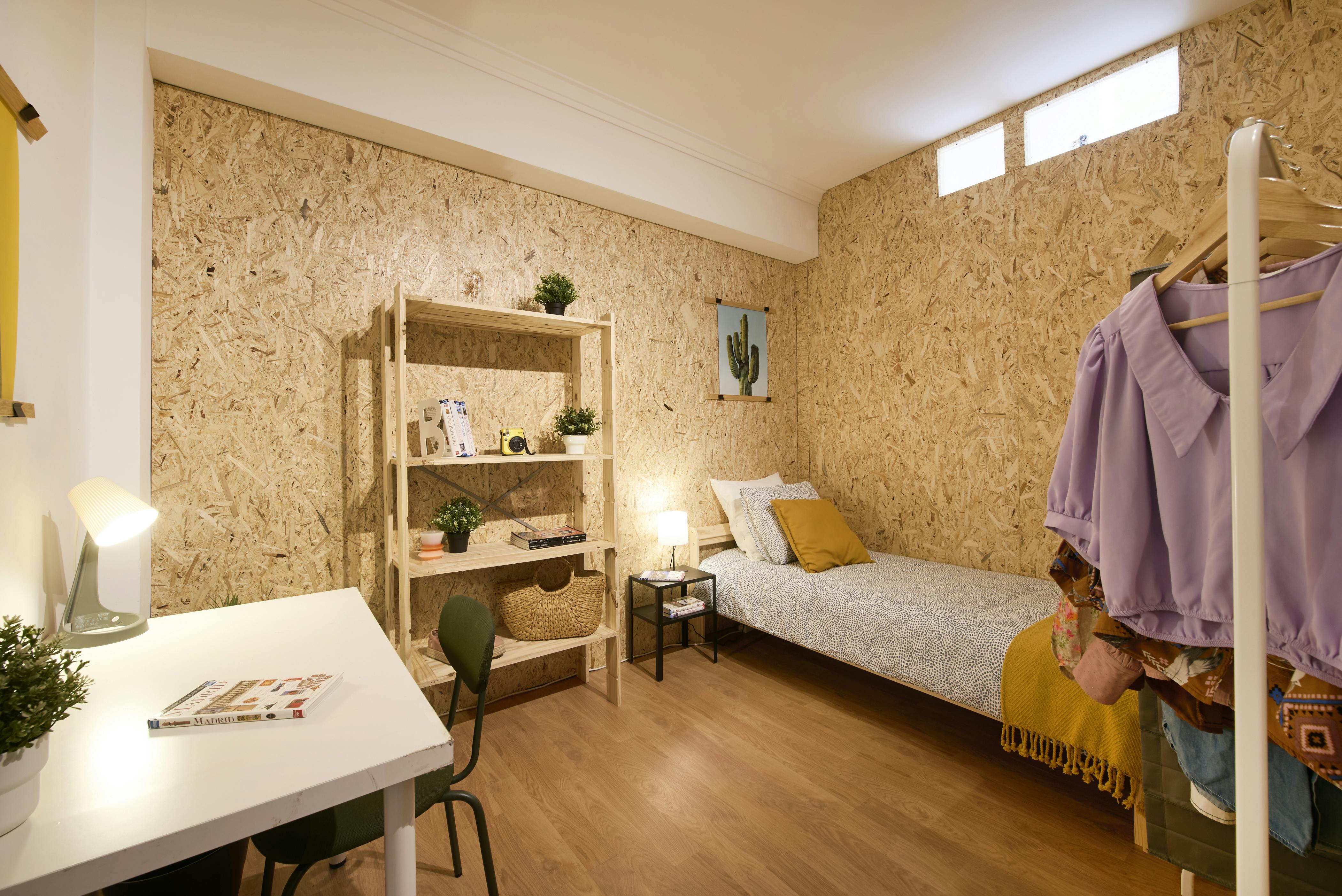 Private room for rent for €420 per month in Lisbon, Rua Professor Reinaldo dos Santos