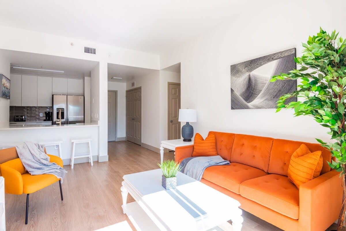 Квартира сдается в аренду за 2 880 € в месяц в Charlotte, W 5th St