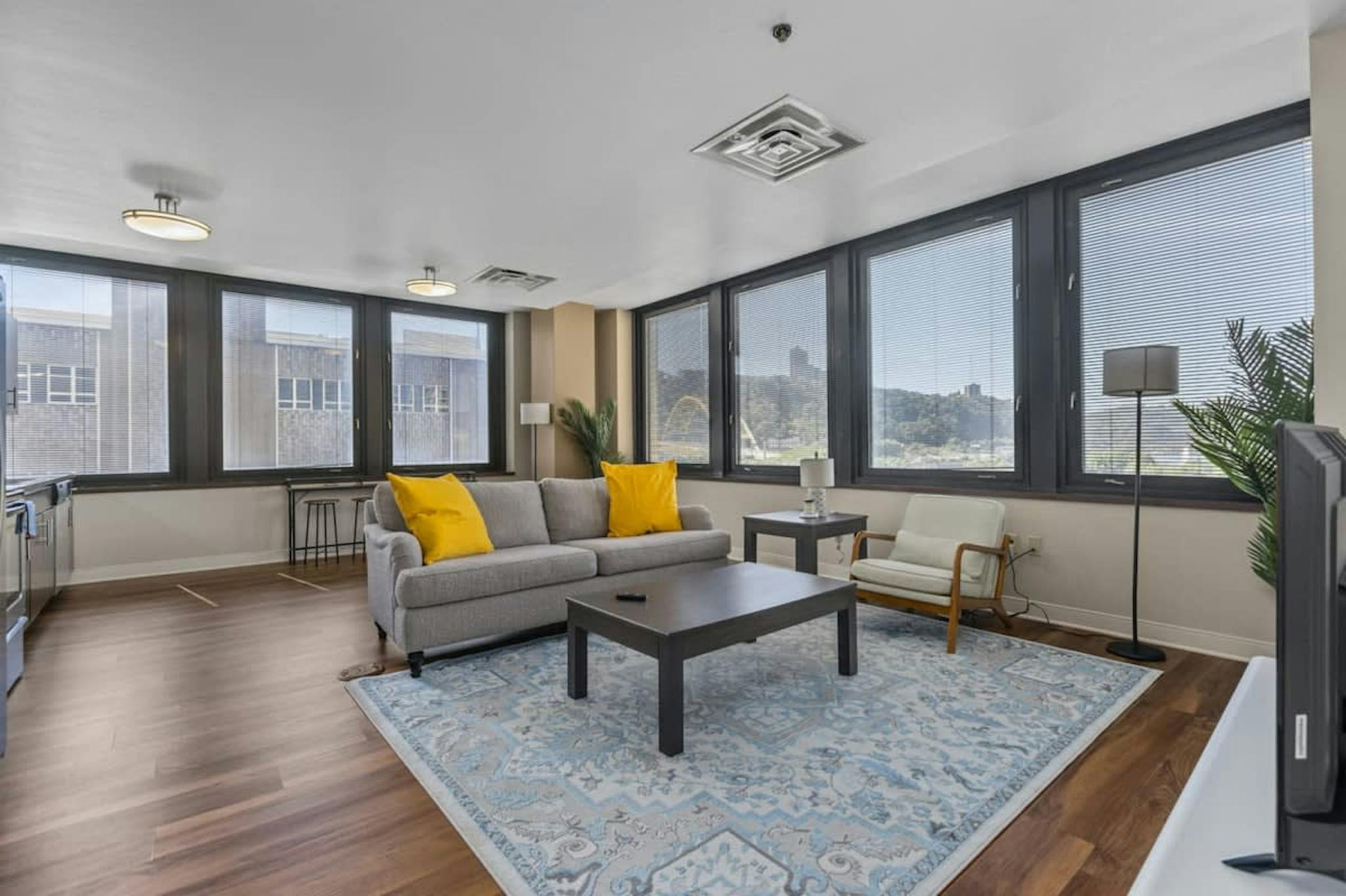 Liberty Ave, Pittsburgh, PA preview