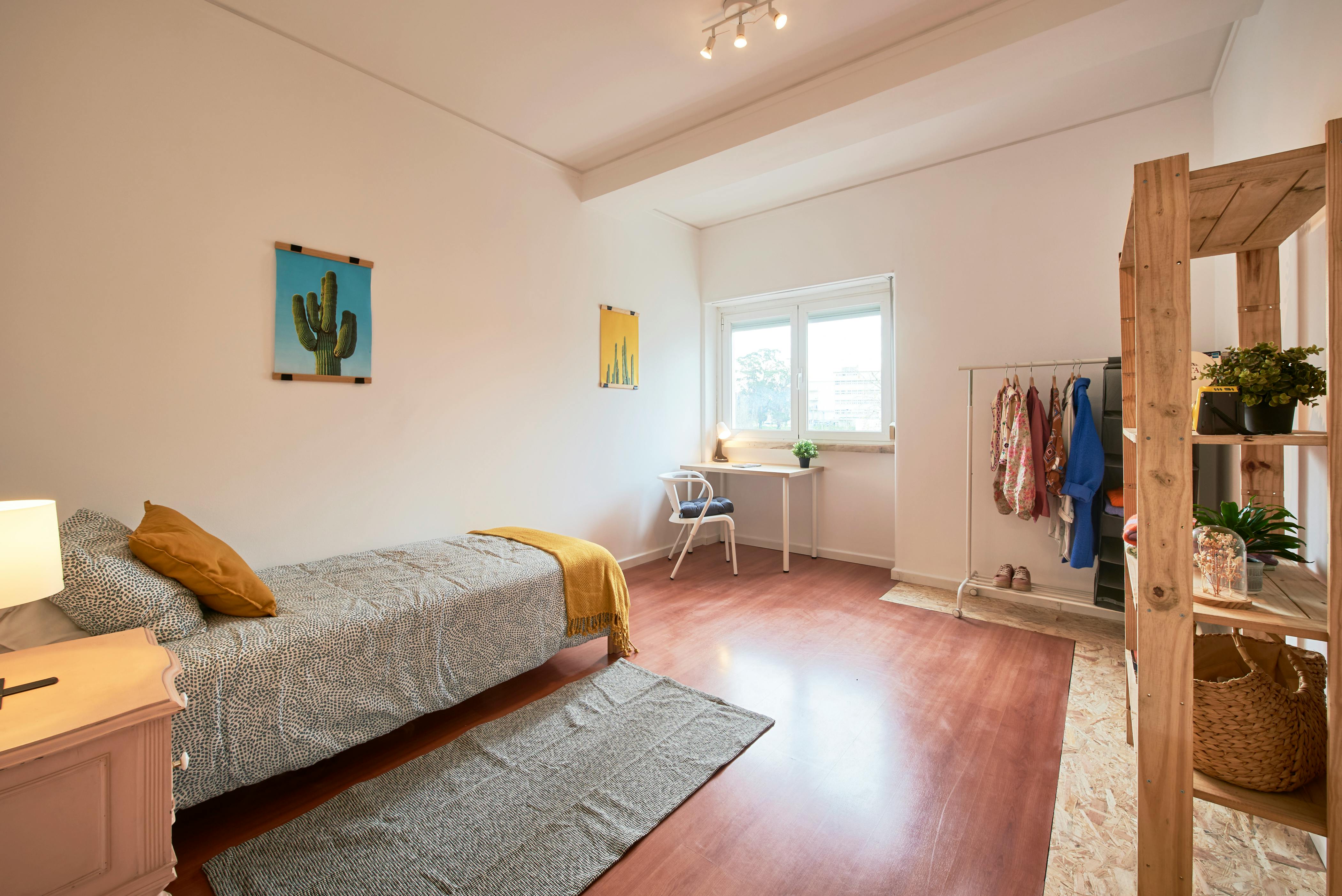 Praça Rainha Dona Filipa, Lisbon preview