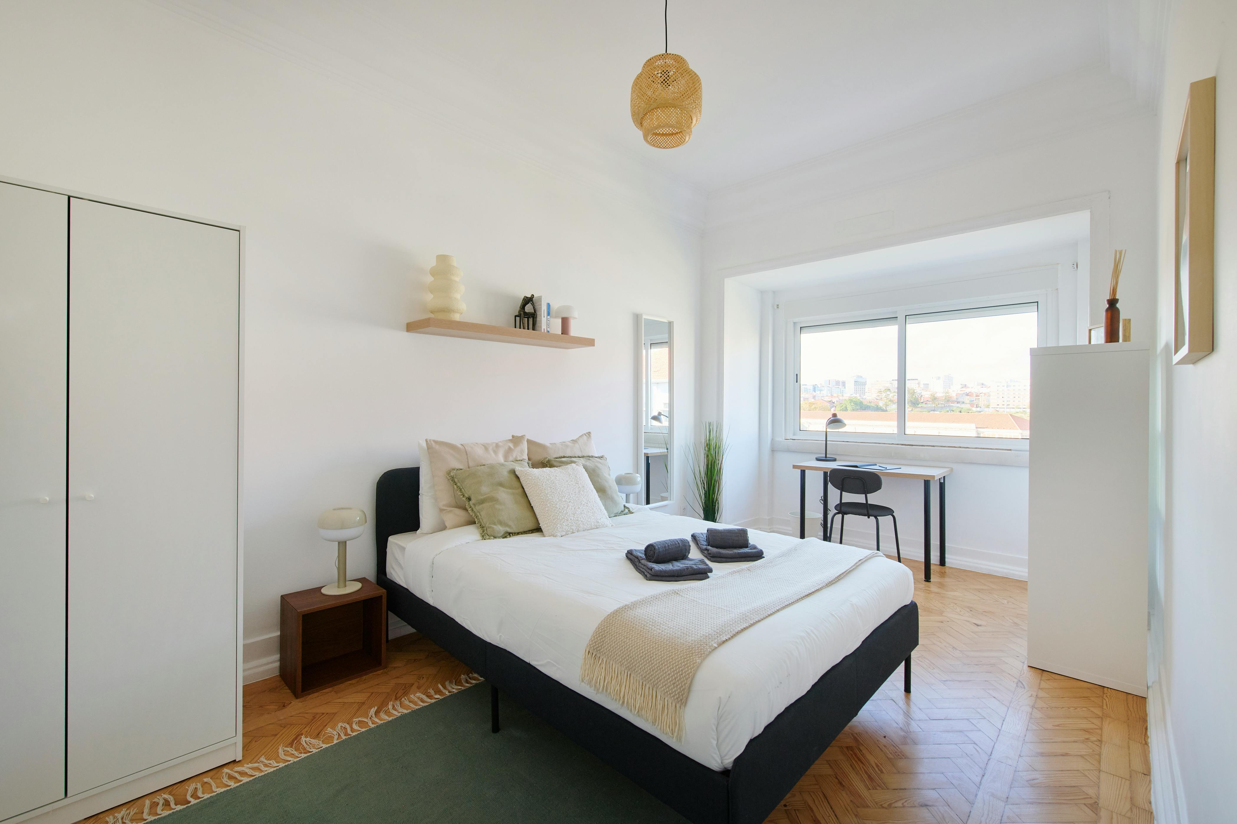 Private room for rent for €775 per month in Lisbon, Avenida de Berna