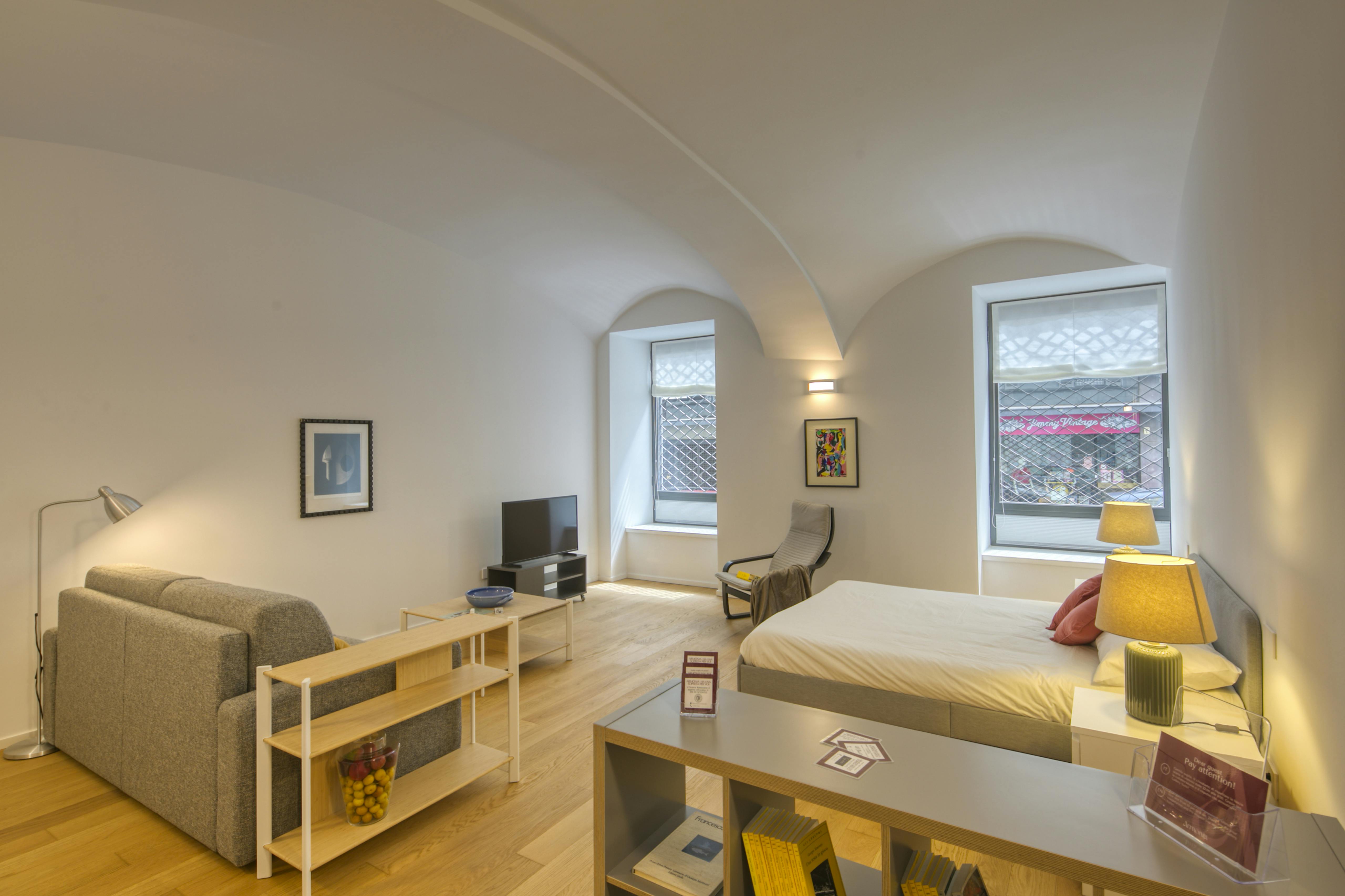 Apartment for rent for €2,500 per month in Turin, Via Vittorio Alfieri