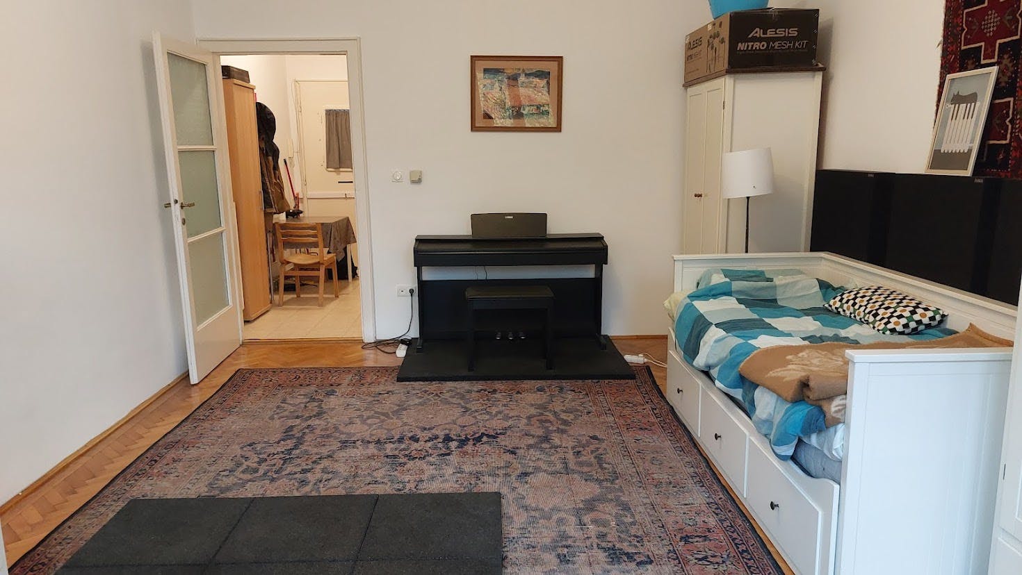 单间公寓 正在以 €550 的月租出租，其位于 Budapest, Jurányi utca