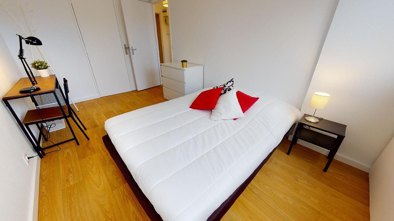 Apartment in Lyon, 7th Arrondissement - View 3