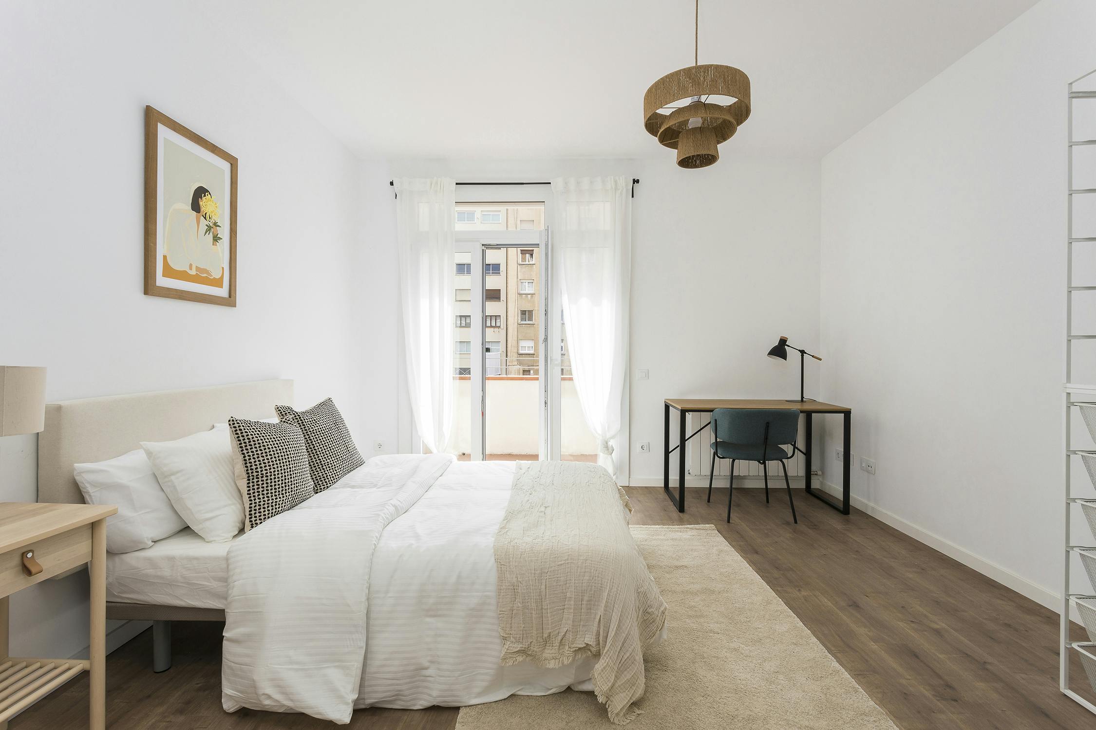 Private room for rent for €900 per month in Barcelona, Carrer de Roger de Flor