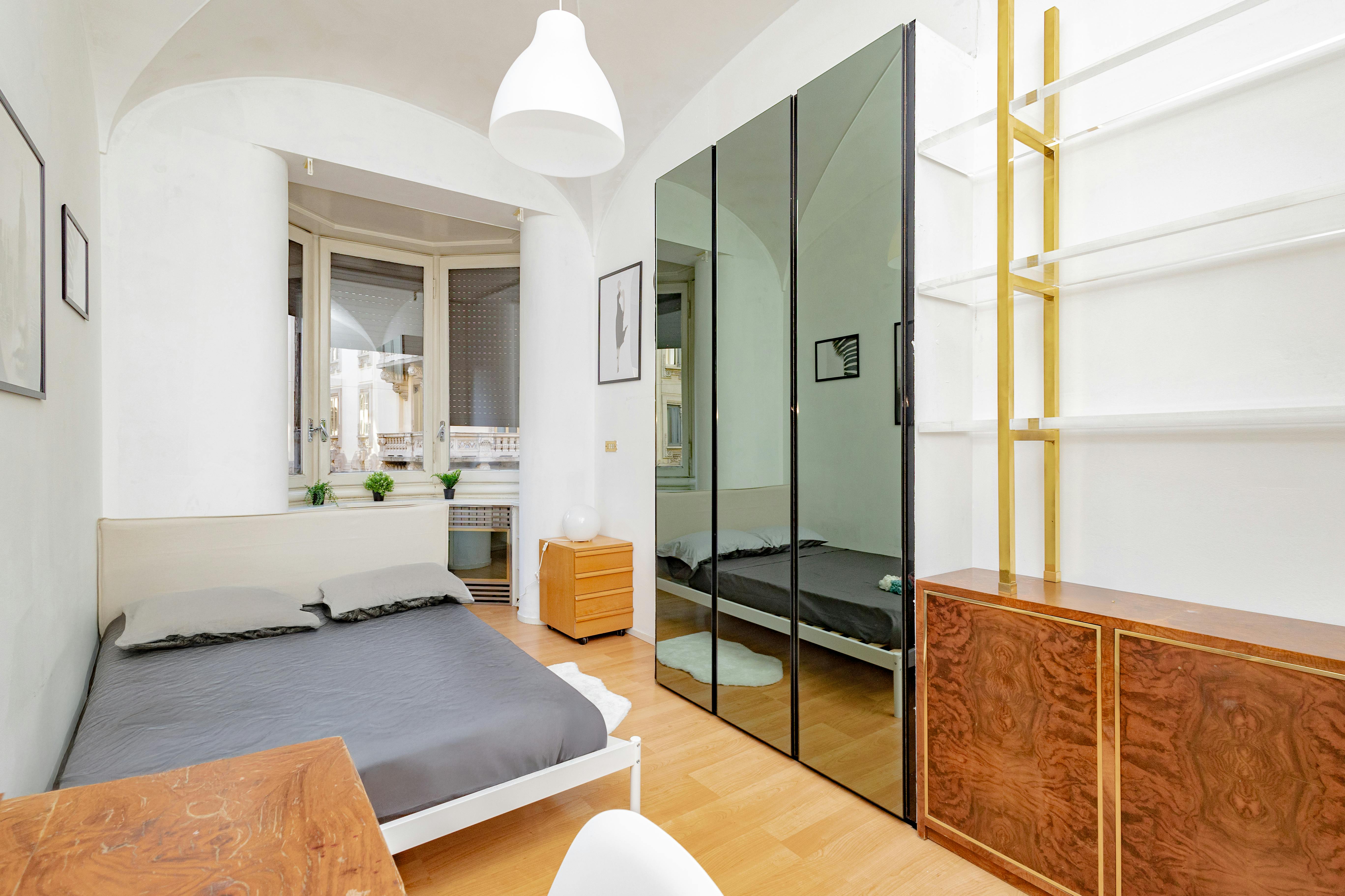 Via Cesare Battisti, Milan preview