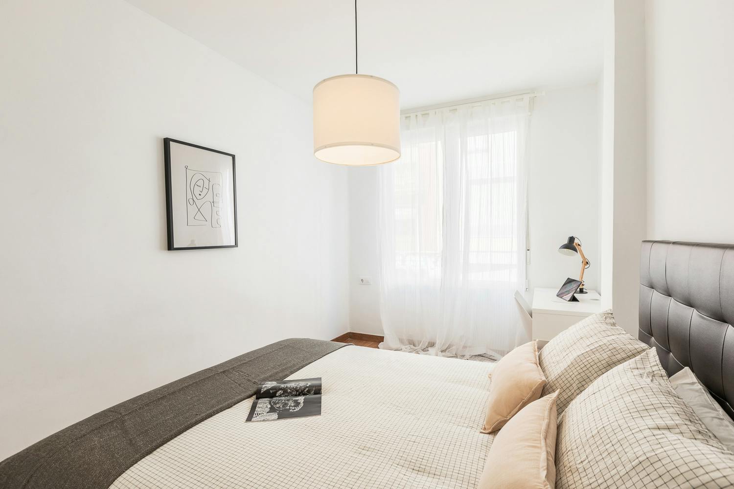 Private room for rent for €600 per month in Valencia, Calle Quart