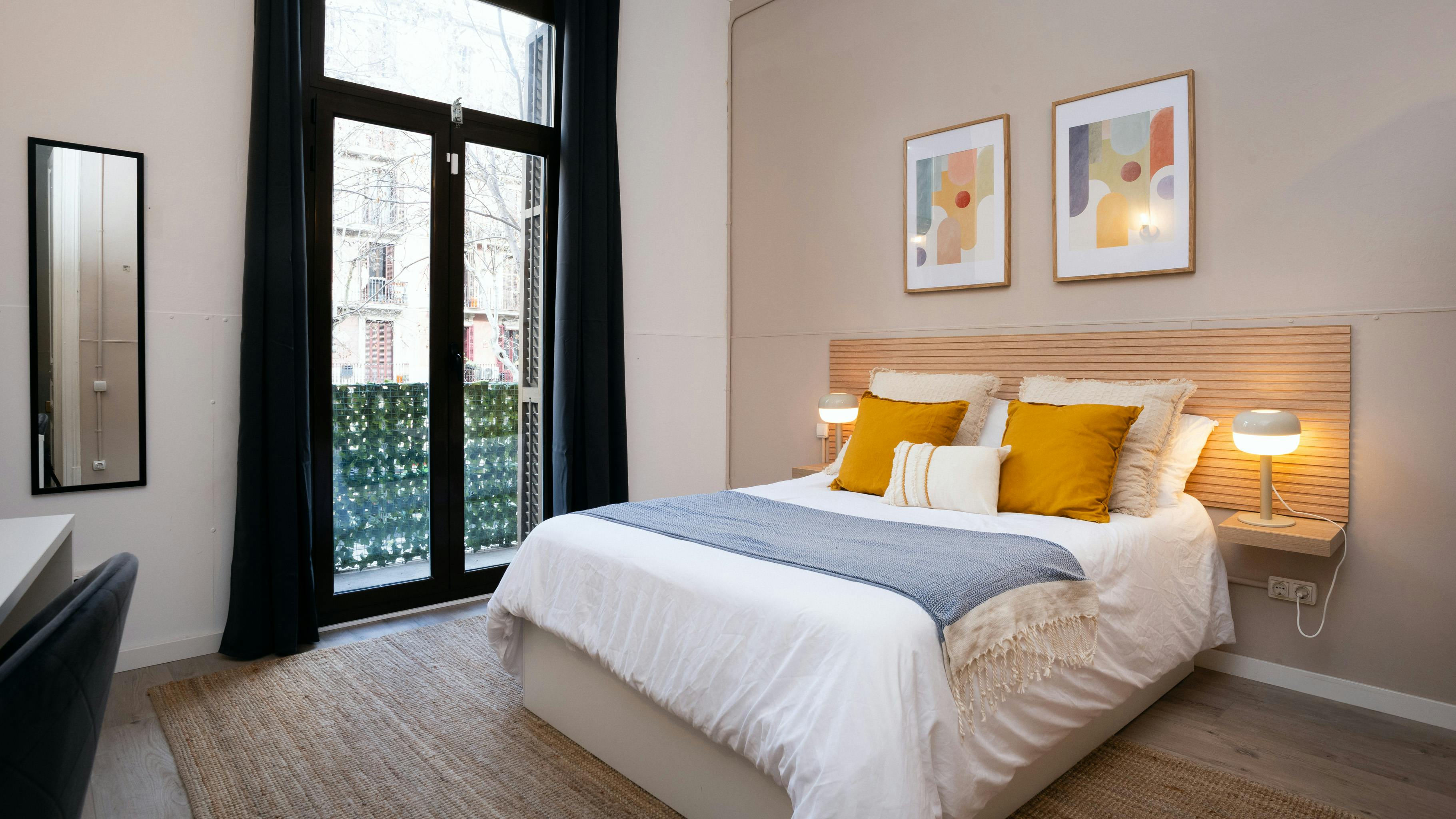 Carrer del Comte d'Urgell, Barcelona preview