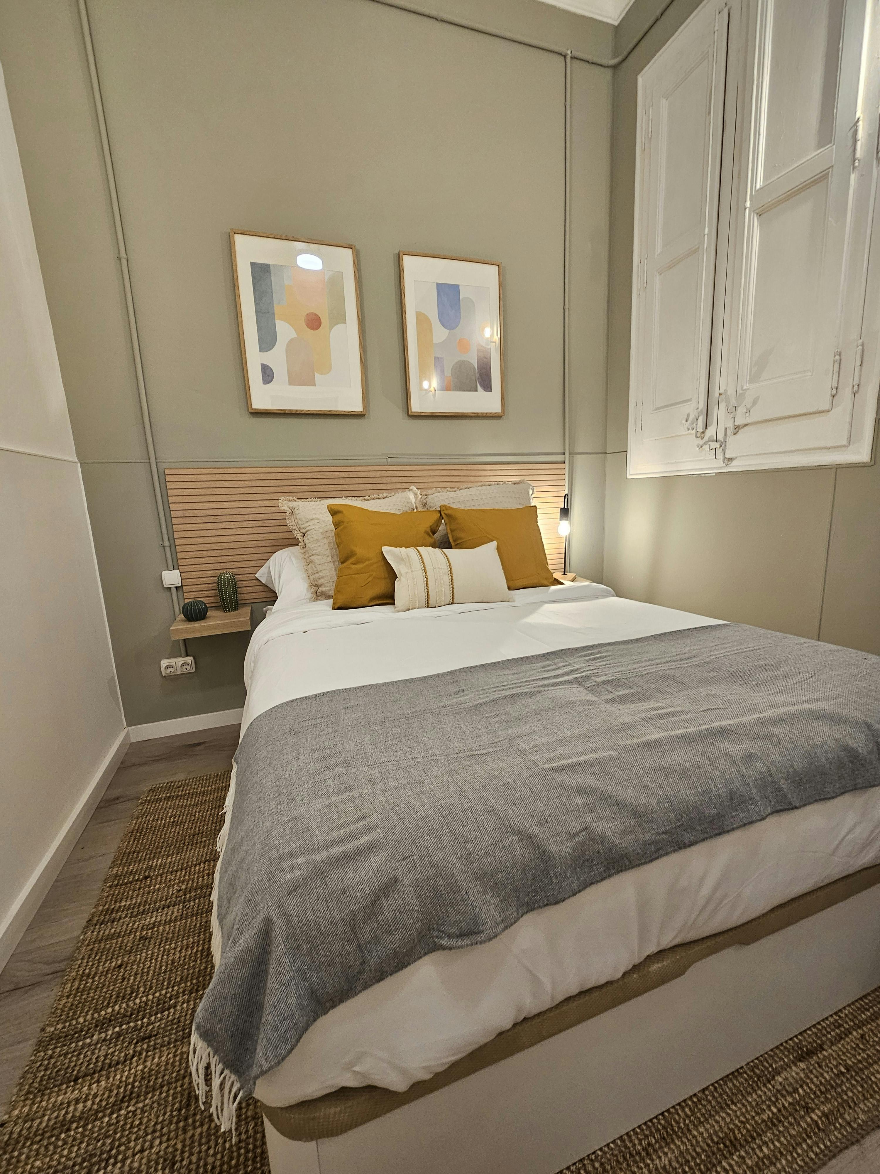 Carrer del Comte d'Urgell, Barcelona preview