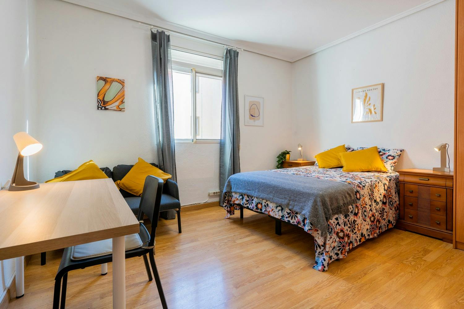 Shared room for rent for €500 per month in Valencia, Carrer de Jaume II