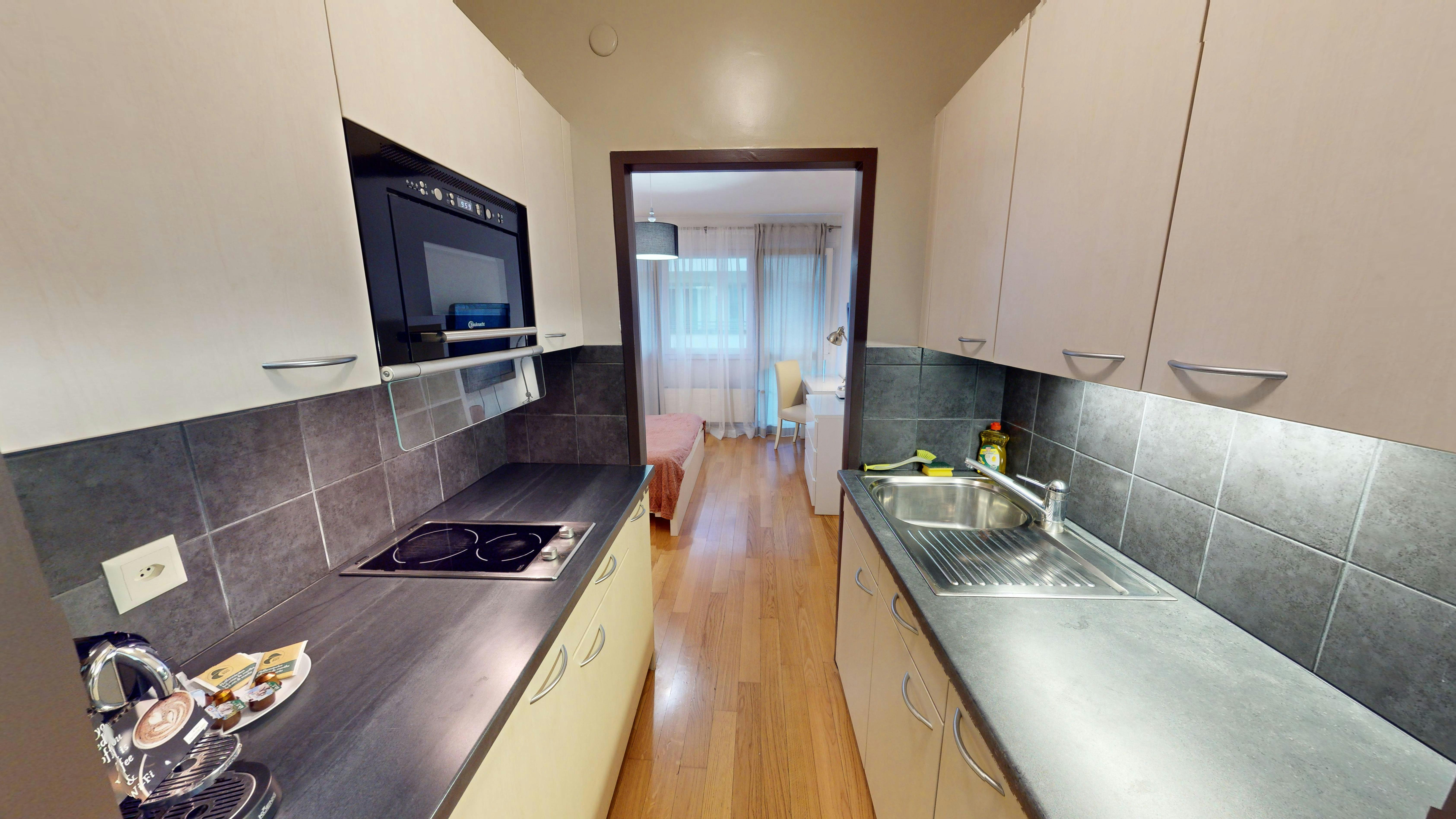 Studio for rent for CHF 2,250 per month in Genève, Rue Goetz-Monin