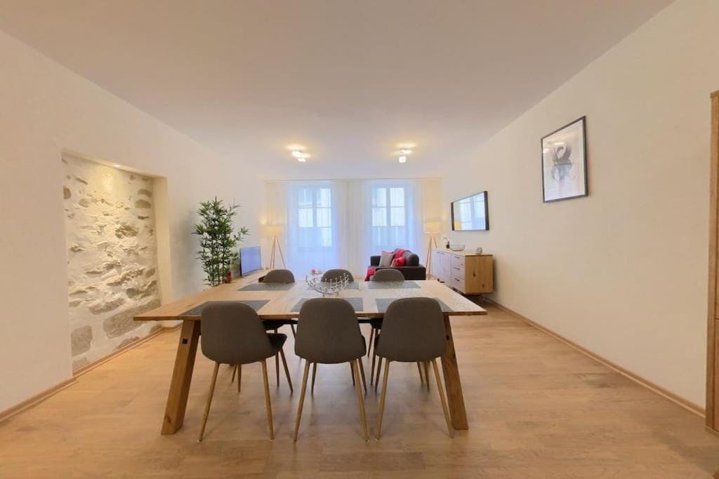 Apartment for rent for CHF 4,930 per month in Lausanne, Rue Saint-François