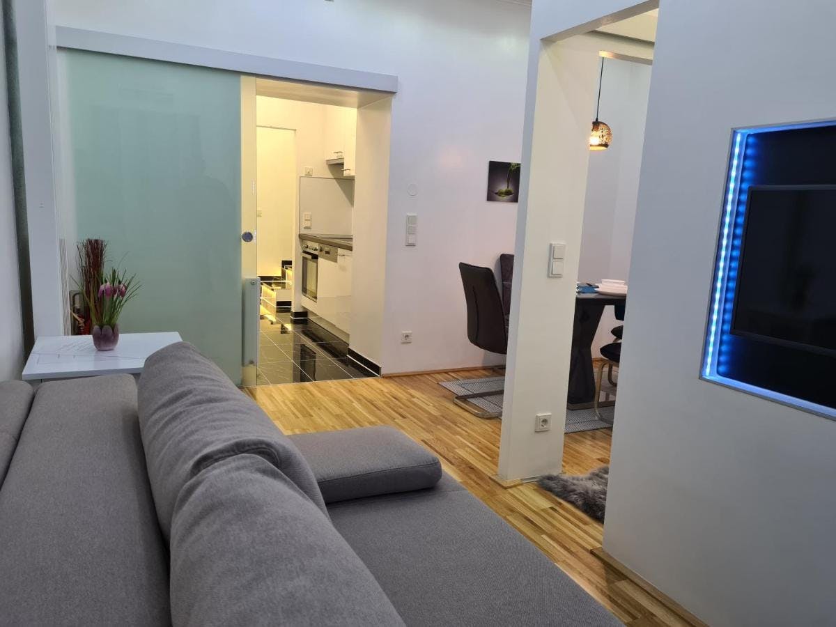 Goldschlagstraße, Vienna preview