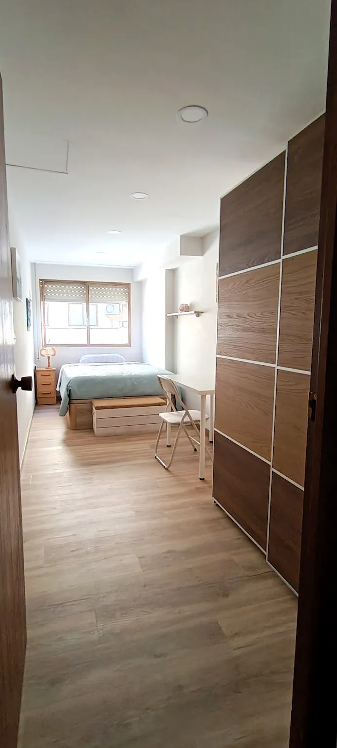 Private room in Carrer de la Puebla de Valverde, Valencia (1576427) ROOM