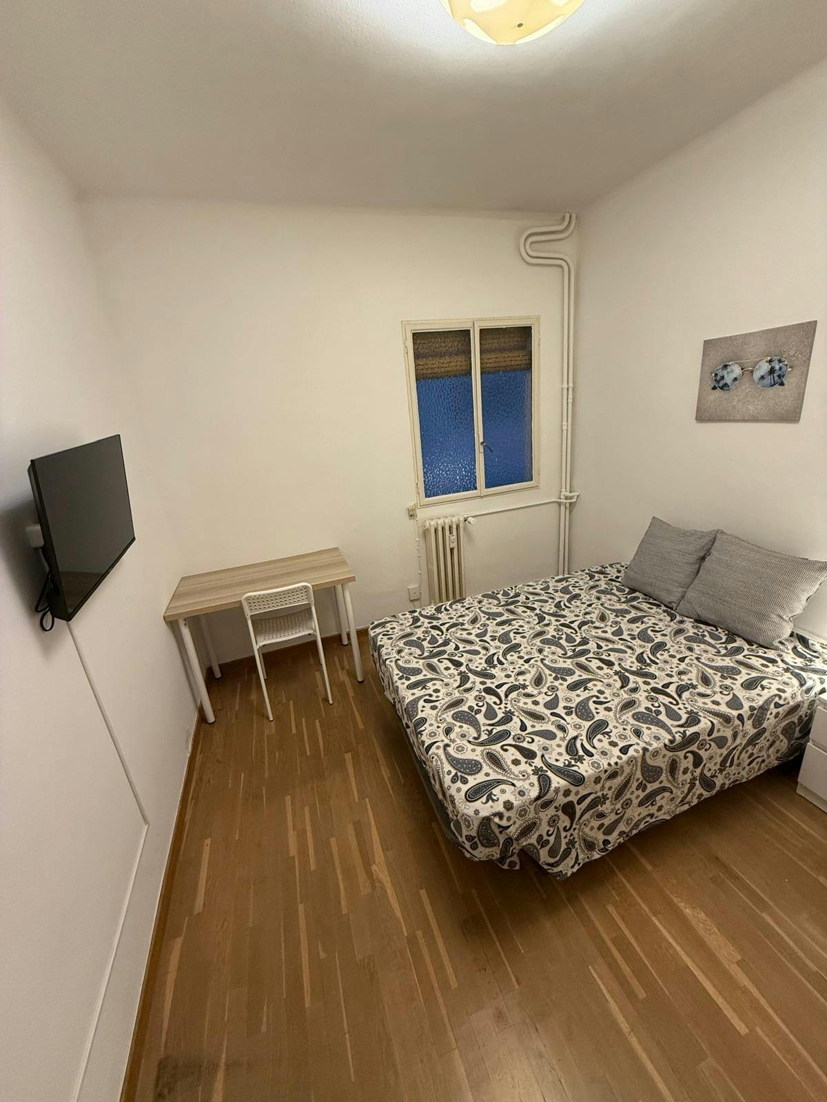 Private room for rent for €600 per month in Barcelona, Carrer de París