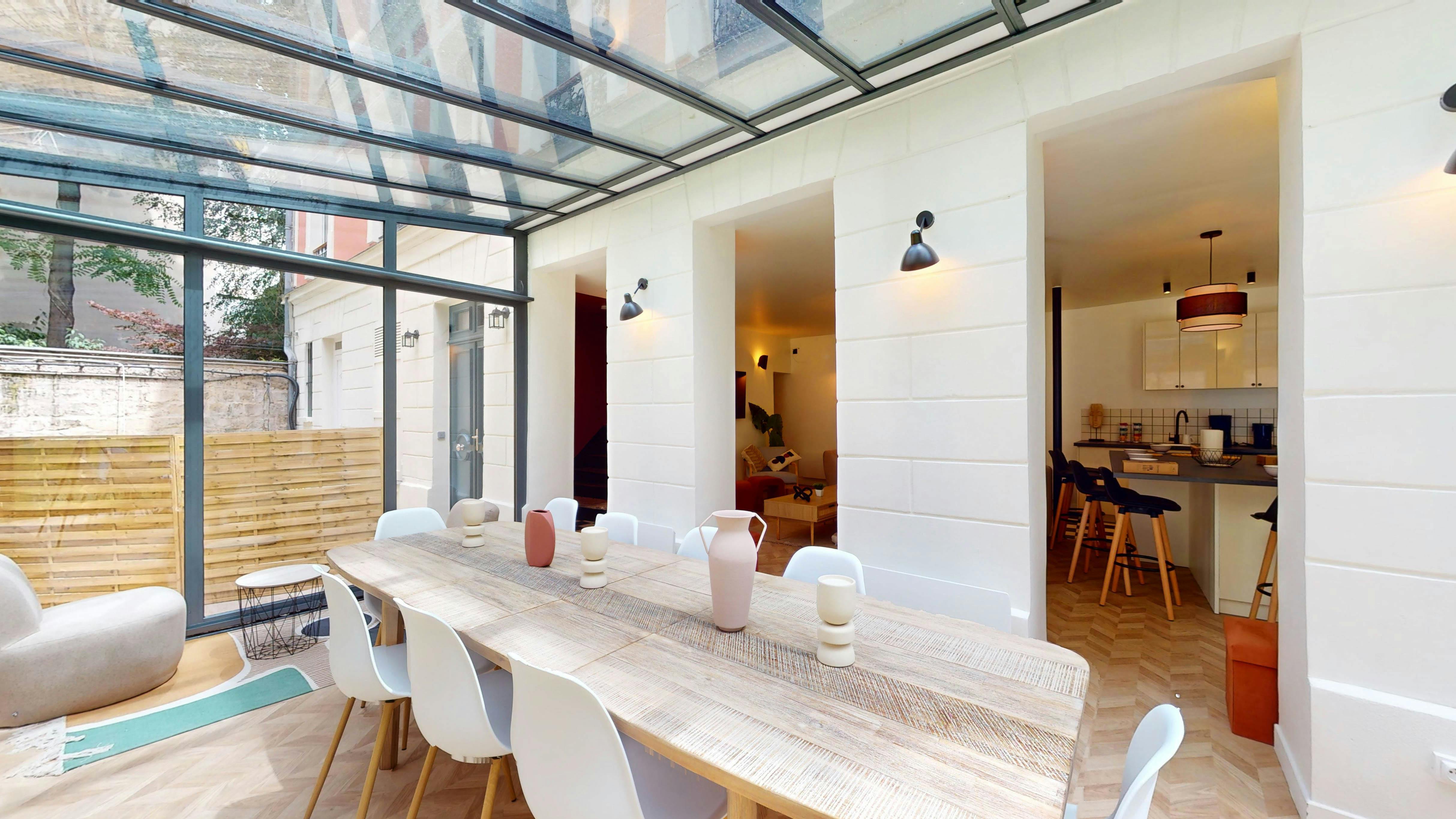 Private room for rent on Rue Hermel, Paris - Plus