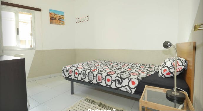 Private room for rent for €330 per month in Barcelona, Carrer de Cardona