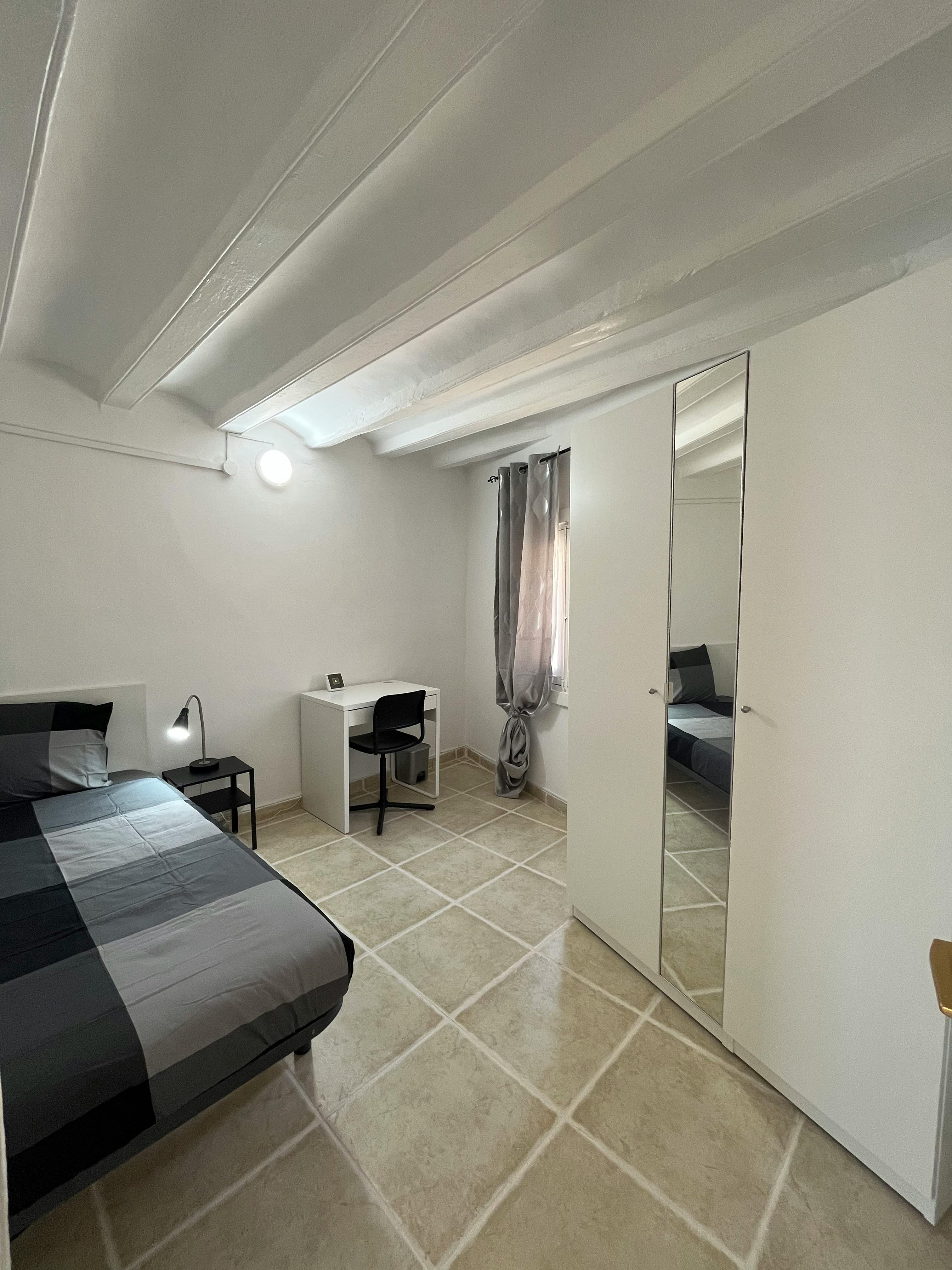 Carrer de Cardona, Barcelona preview