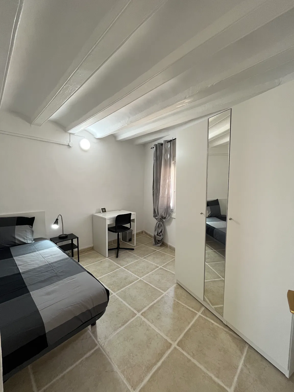 Carrer de Cardona, Barcelona preview