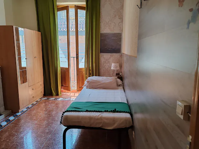 Private room in Calle de Jesús del Valle, Madrid (1577020) room image 7