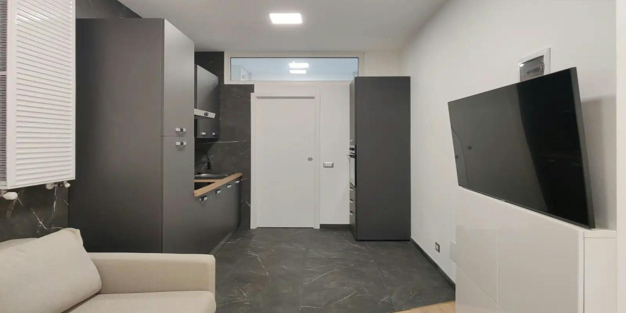 Apartment for rent for €1,389 per month in Milan, Via Camillo Ugoni