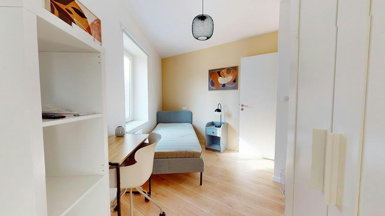 Private room for rent on Rue Rabelais, Lille - Vue 3