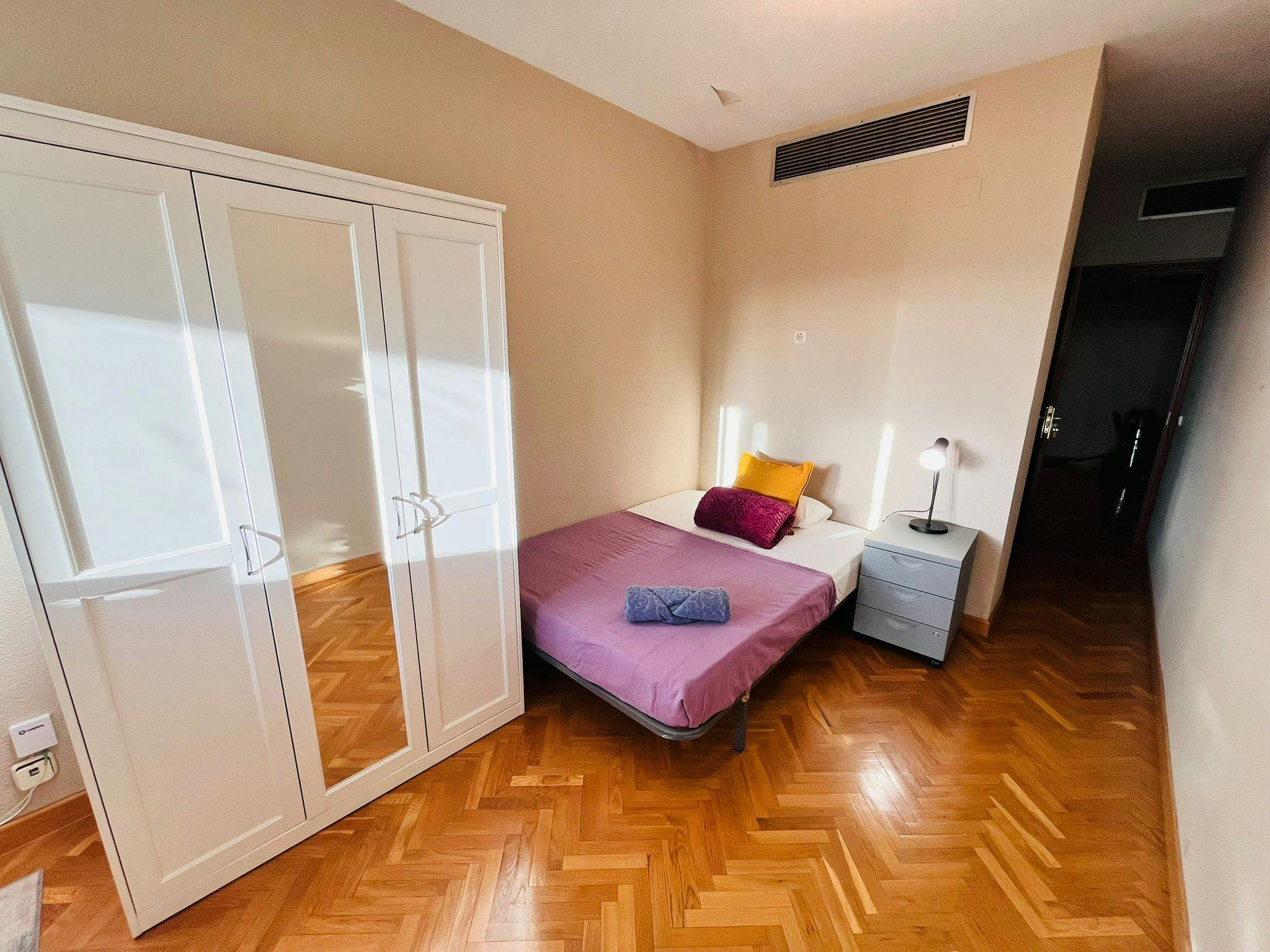 Calle de Jacometrezo, Madrid preview