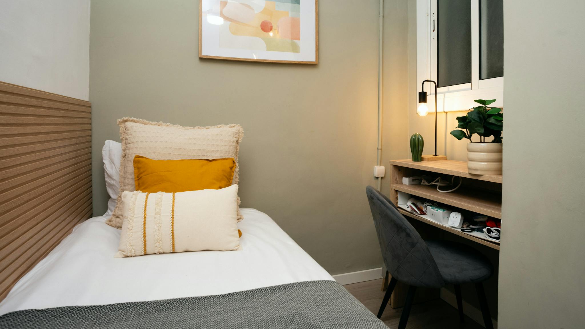 Carrer del Comte d'Urgell, Barcelona preview