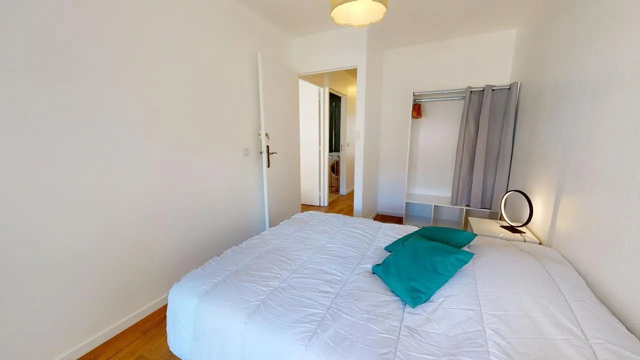 Private room in Cours Émile Zola, Villeurbanne (1577922) room image 2
