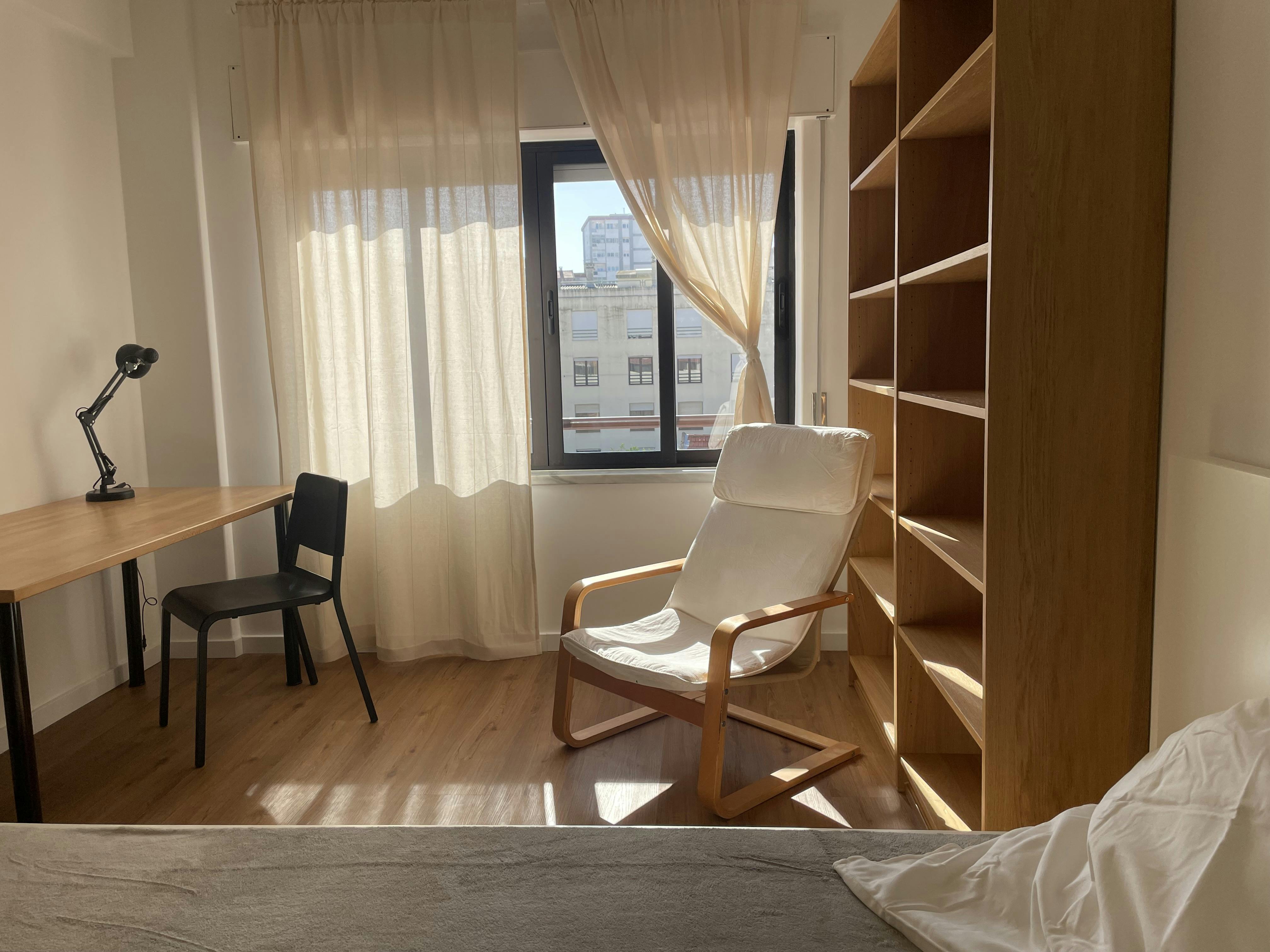 Private room for rent for €500 per month in Setúbal, Rua Jacob Azambuja