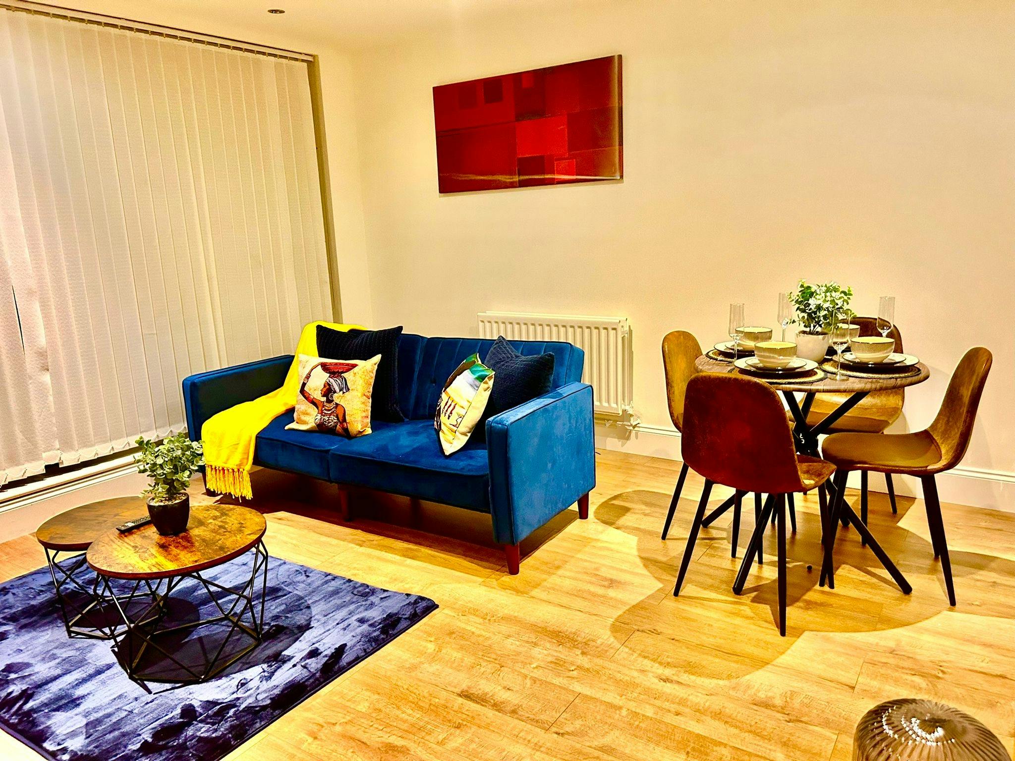 Apartment for rent for £2,700 per month in London, Wards Wharf Approach