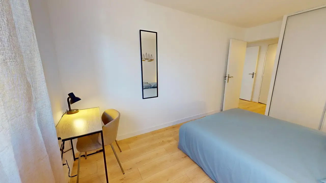 Private room in Rue Vital-Mareille, Bordeaux 1