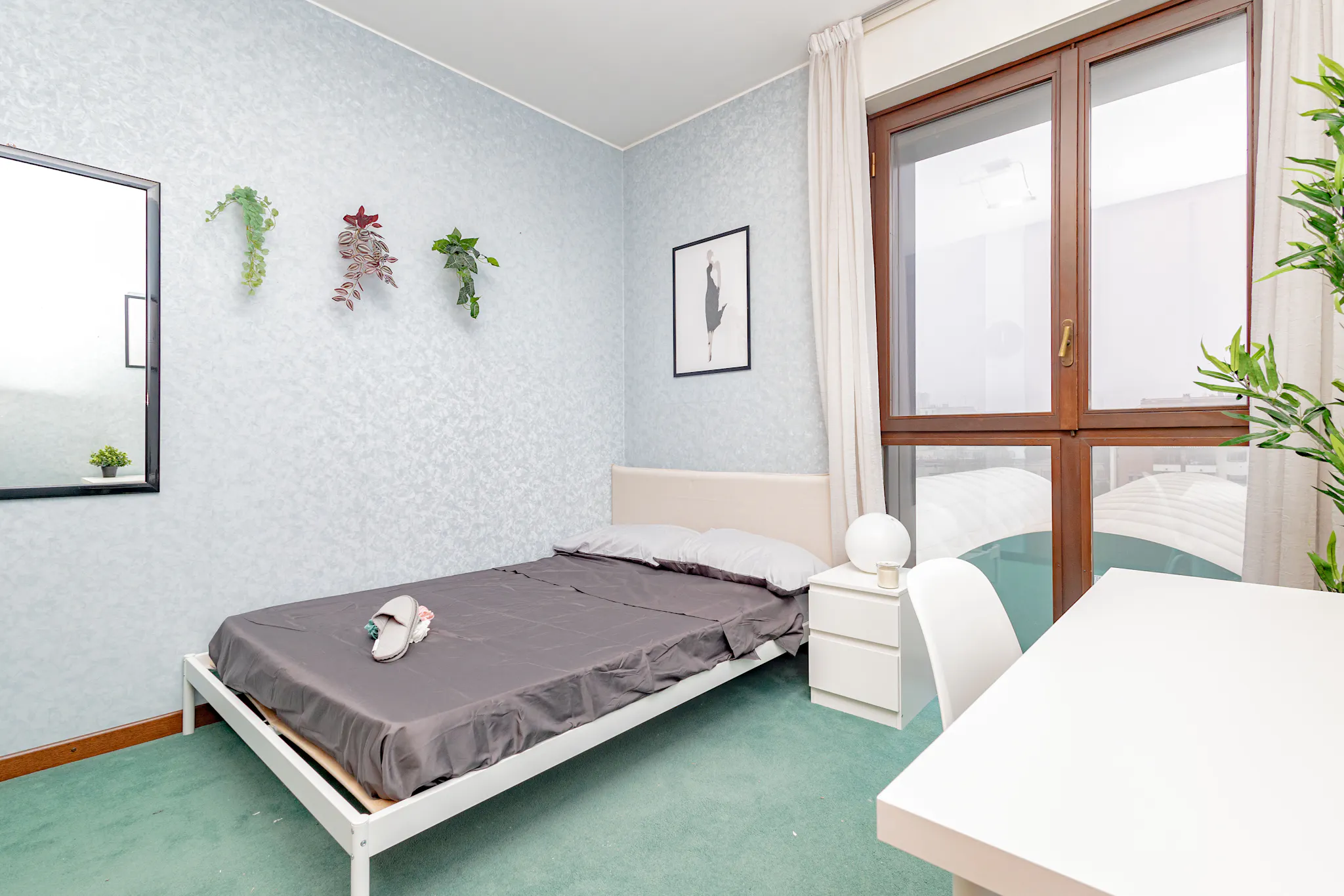 Via Francesco Caracciolo, Milan preview