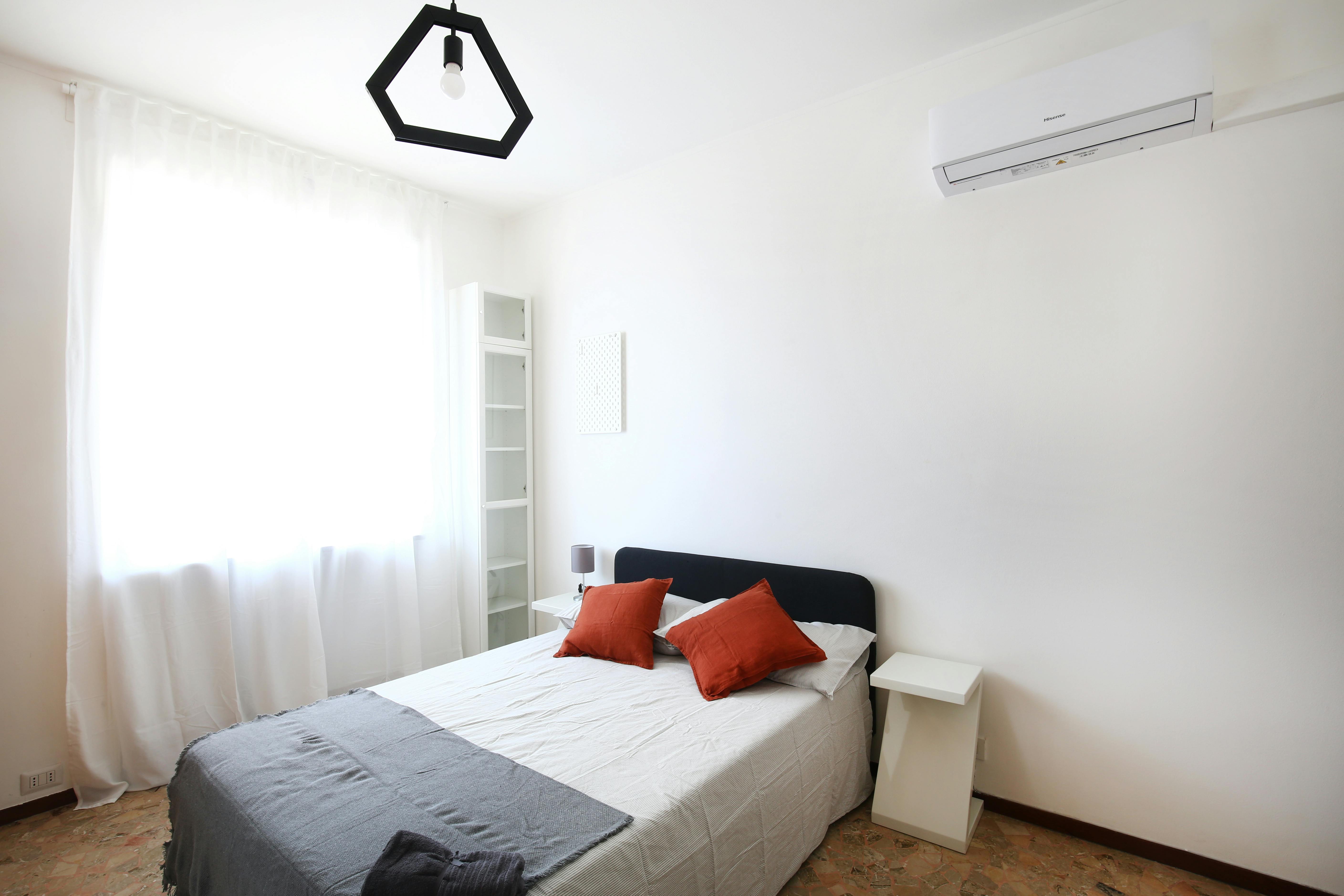 Private room for rent for €700 per month in Milan, Via Lodovico Pavoni