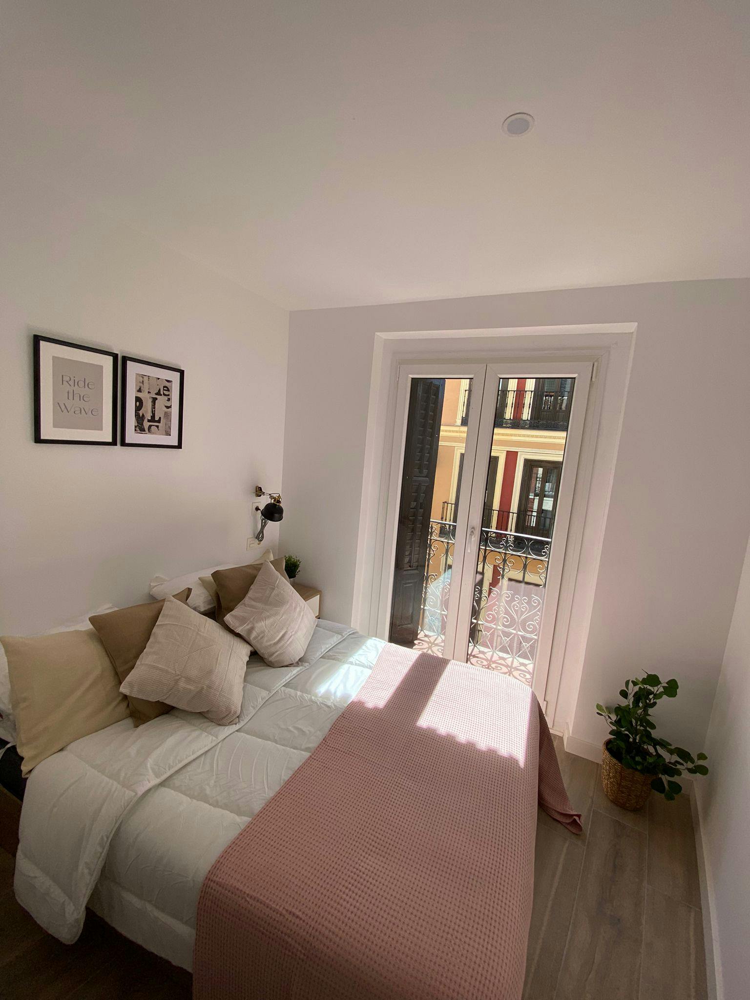 Calle de Tetuán, Madrid preview