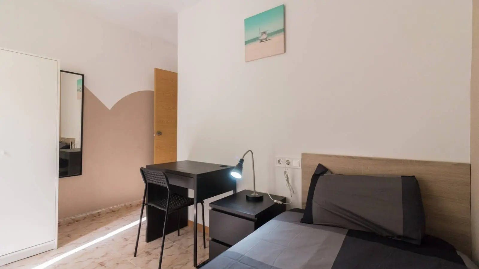 Privé kamer te huur voor € 330 per maand in Barcelona, Carrer de Besalú
