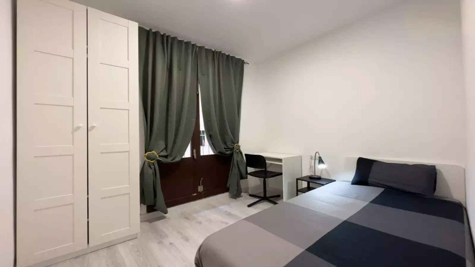 Private room for rent for €450 per month in Barcelona, Carrer de Corretger