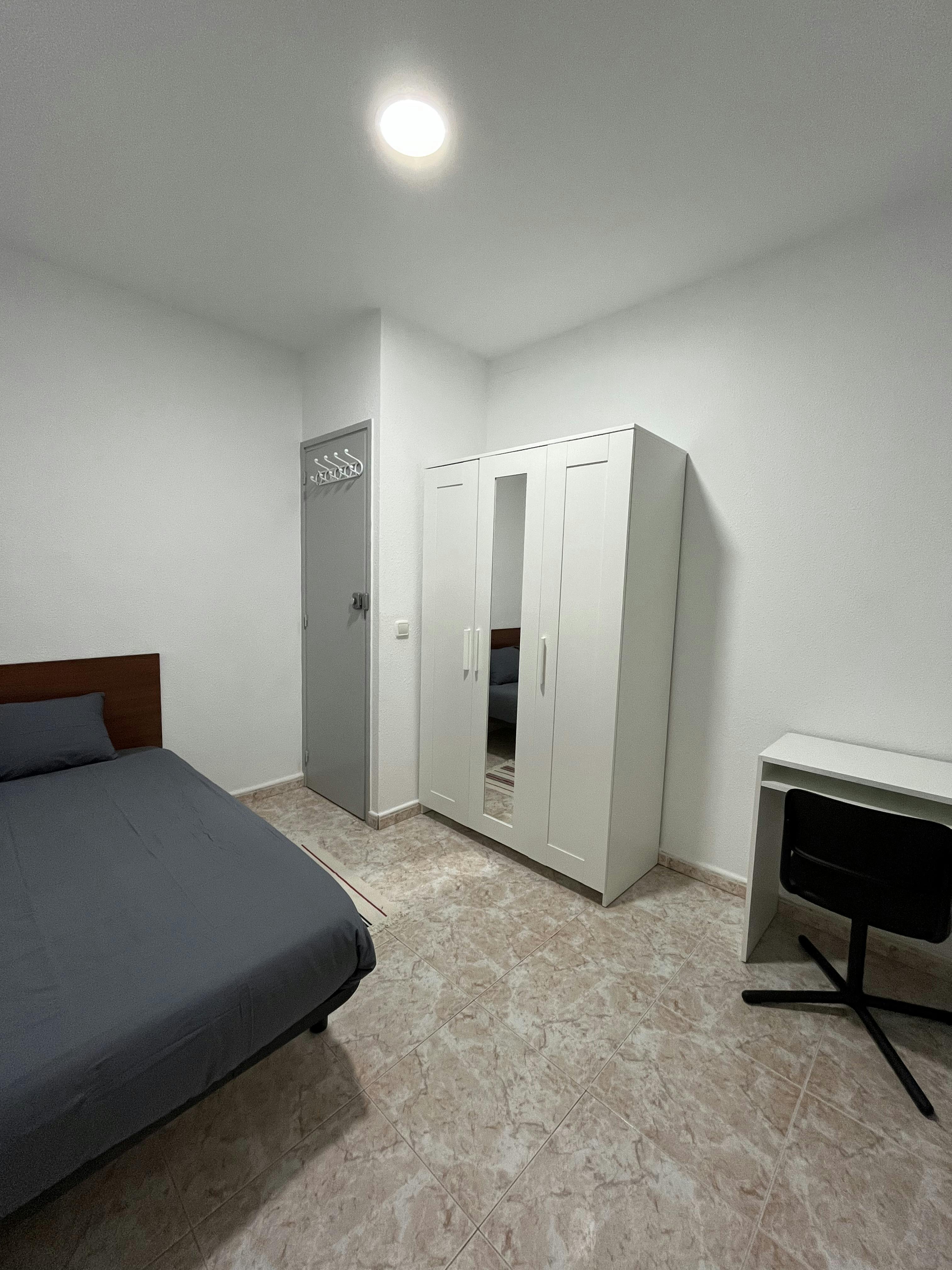 Private room for rent for €400 per month in Barcelona, Carrer de Corretger