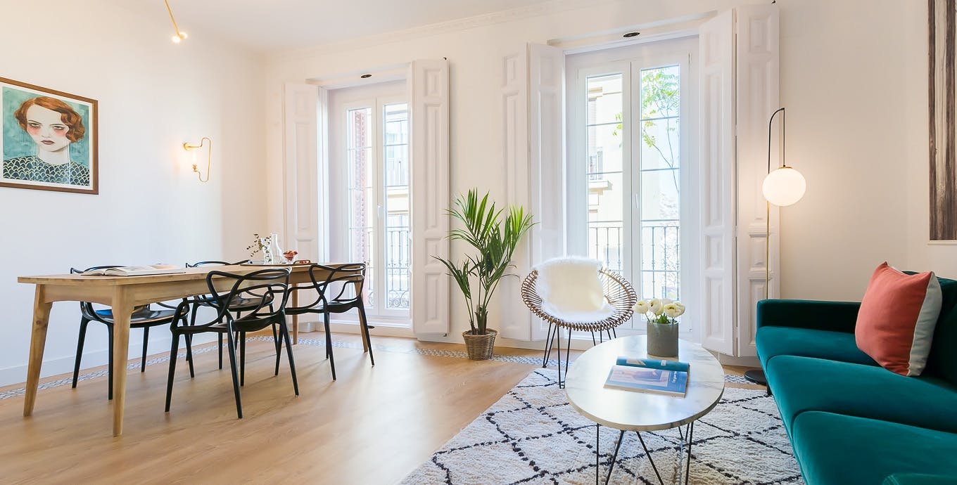 Apartment for rent for €4,418 per month in Madrid, Calle de la Cava Alta