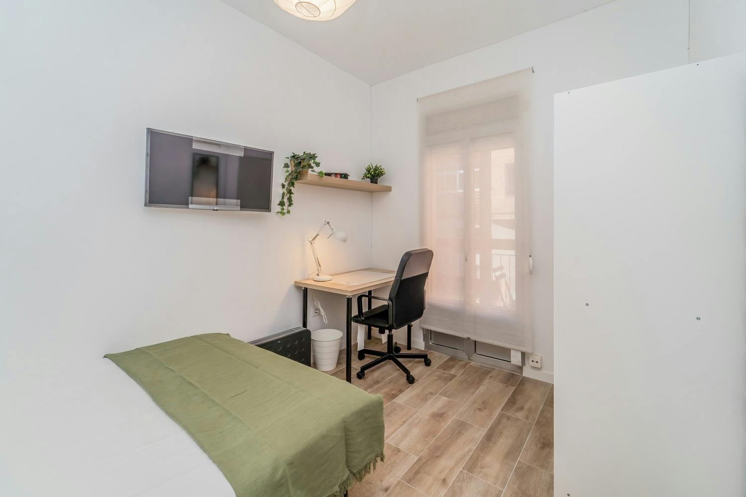 Calle Democracia, Valladolid preview