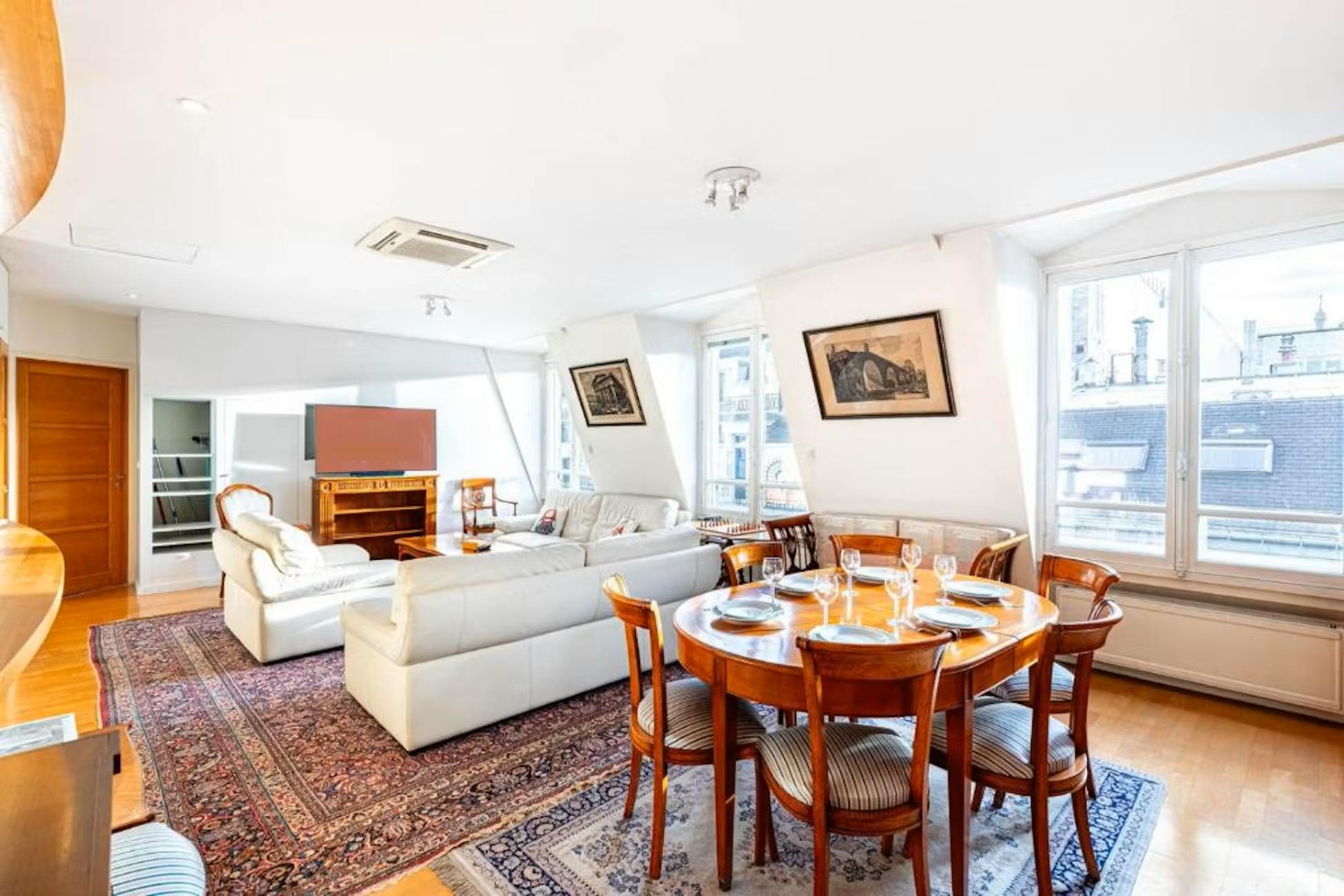 Apartment for rent for €8,333 per month in Paris, Rue de Ponthieu