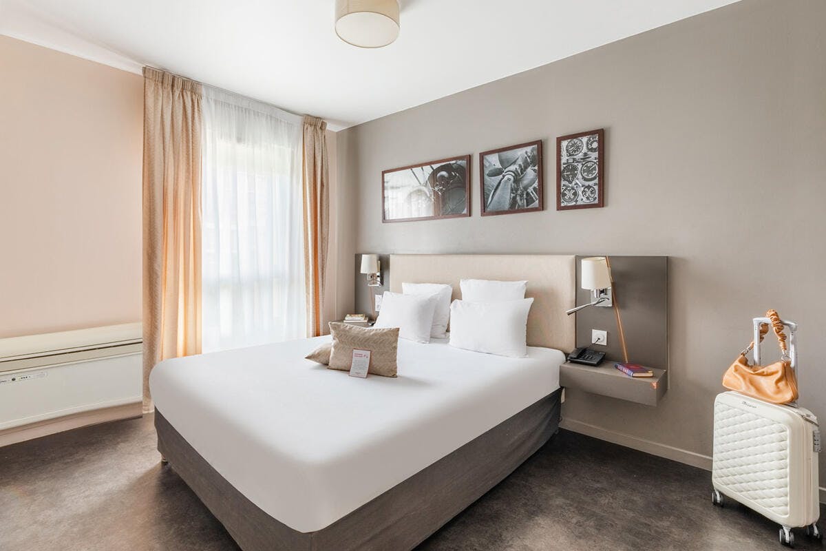 Monolocale in affitto a 2400 € al mese a Le Blanc-Mesnil, Avenue du 8 Mai 1945