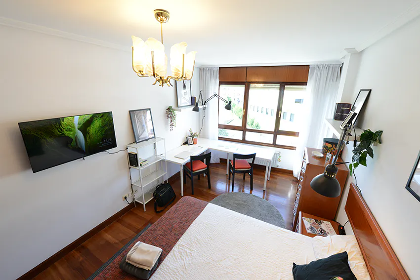 Private room in San Joaquin Kalea, Bilbo 1