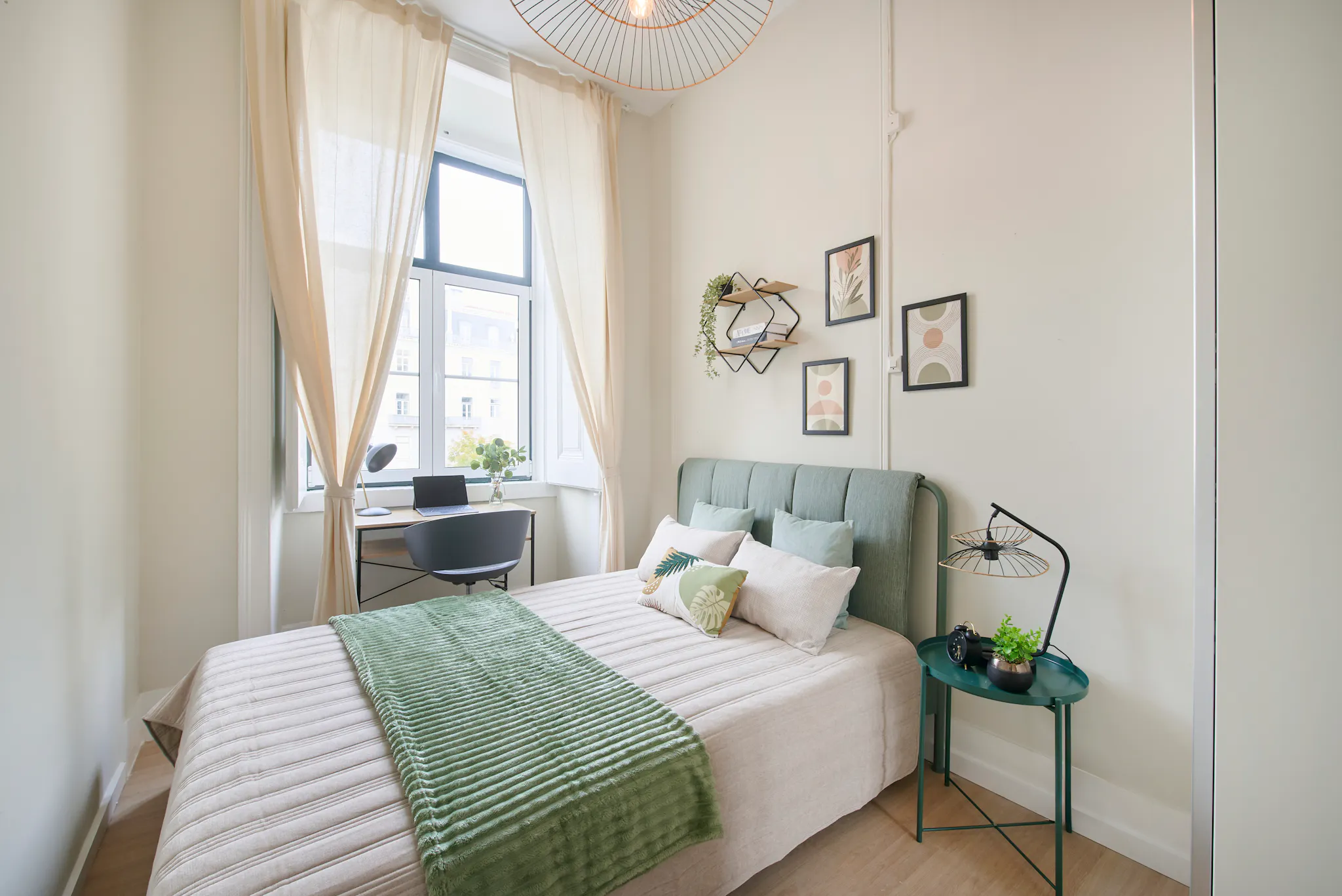 Largo Vitorino Damásio, Lisbon preview