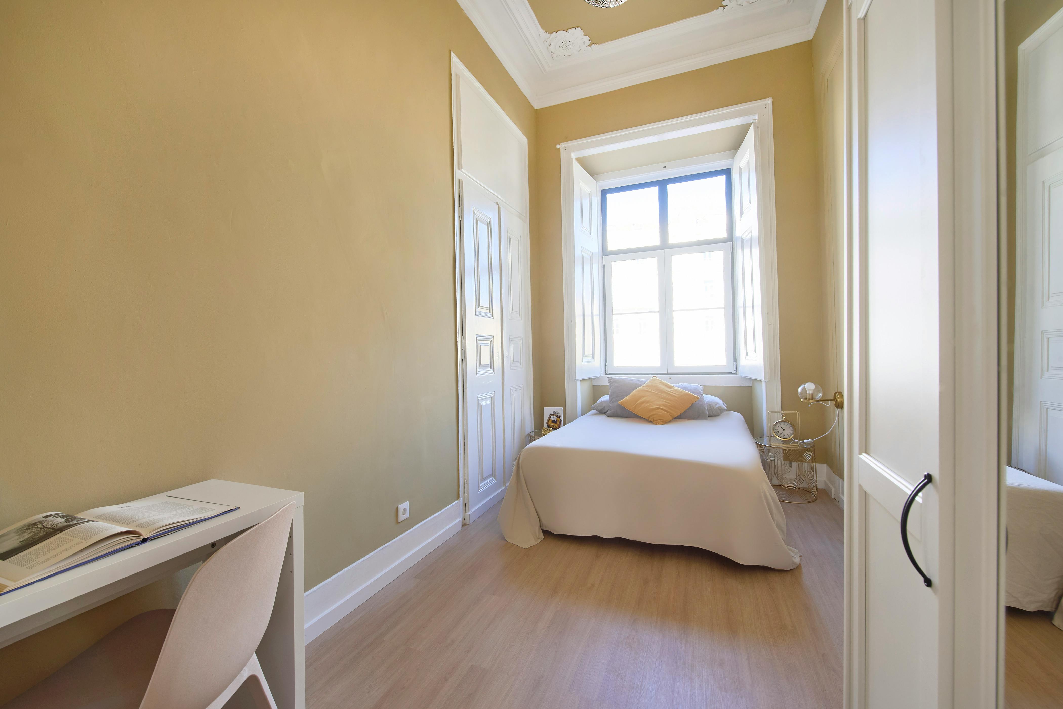 Largo Vitorino Damásio, Lisbon preview