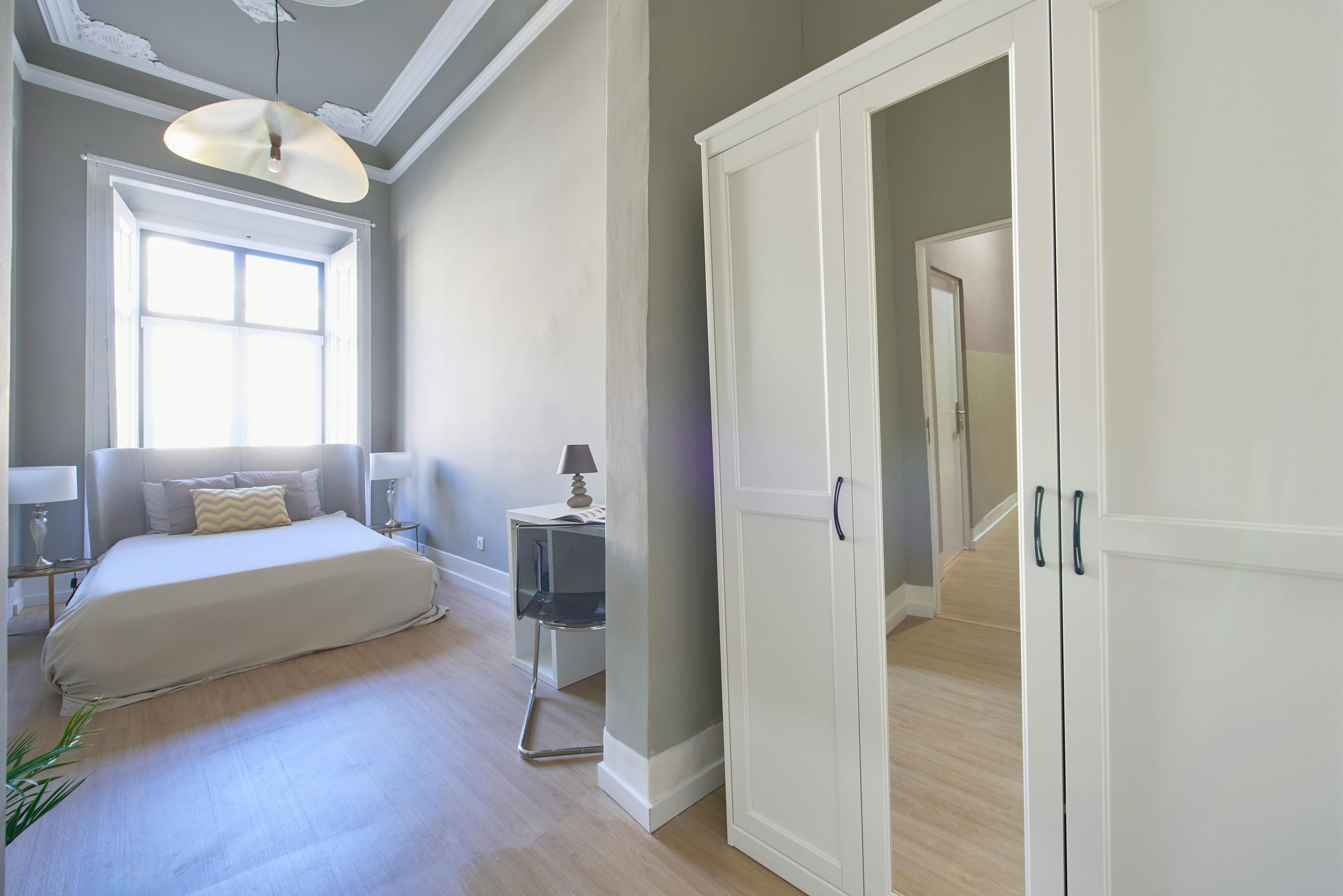 Largo Vitorino Damásio, Lisbon preview