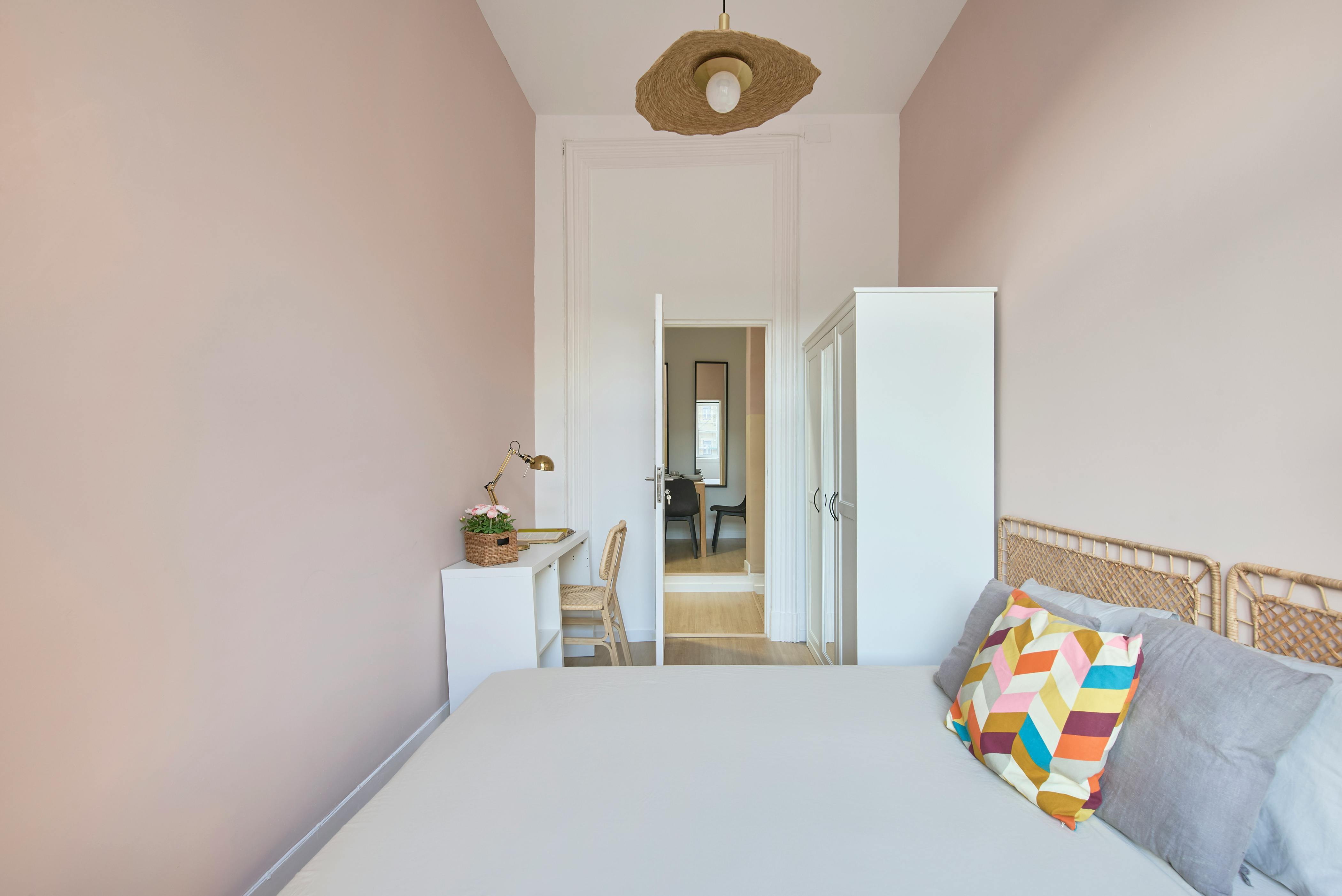 Largo Vitorino Damásio, Lisbon preview