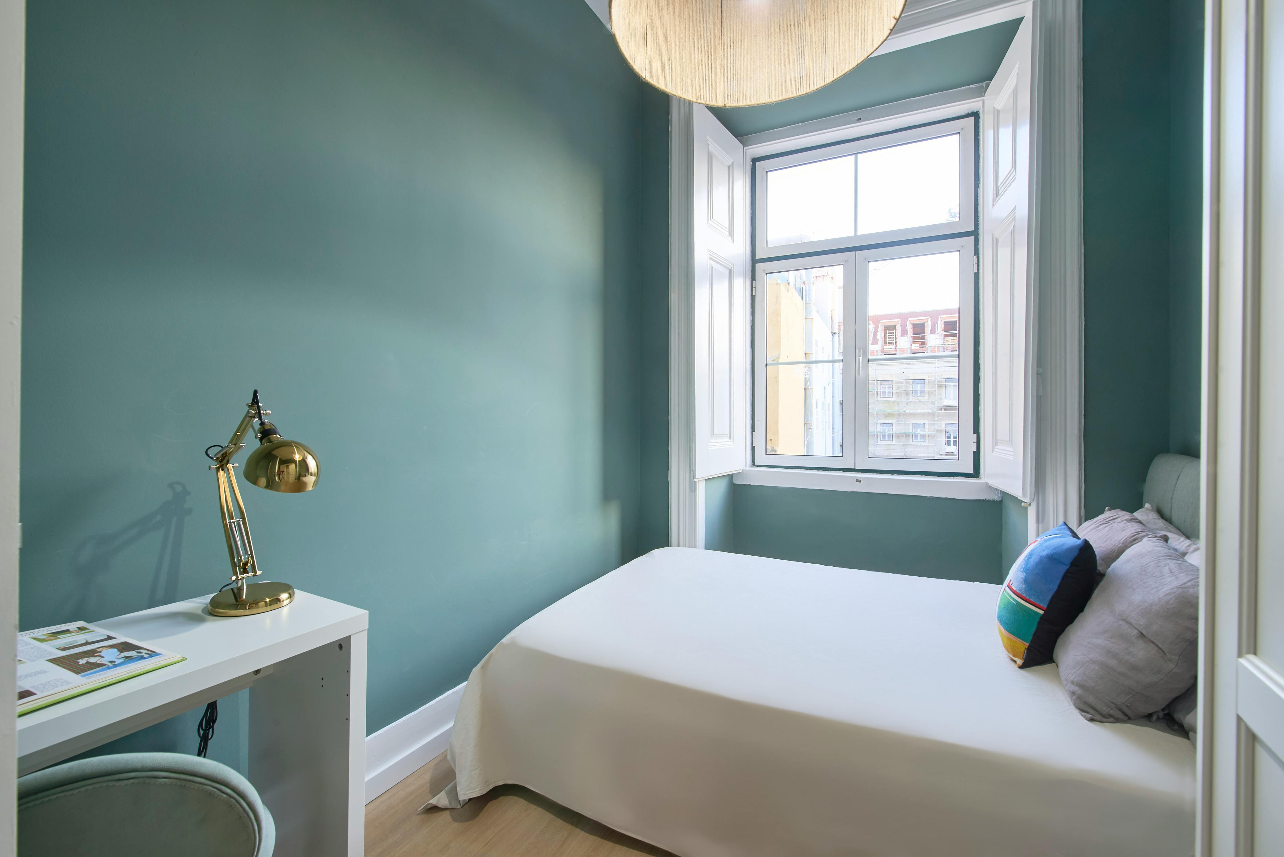 Largo Vitorino Damásio, Lisbon preview